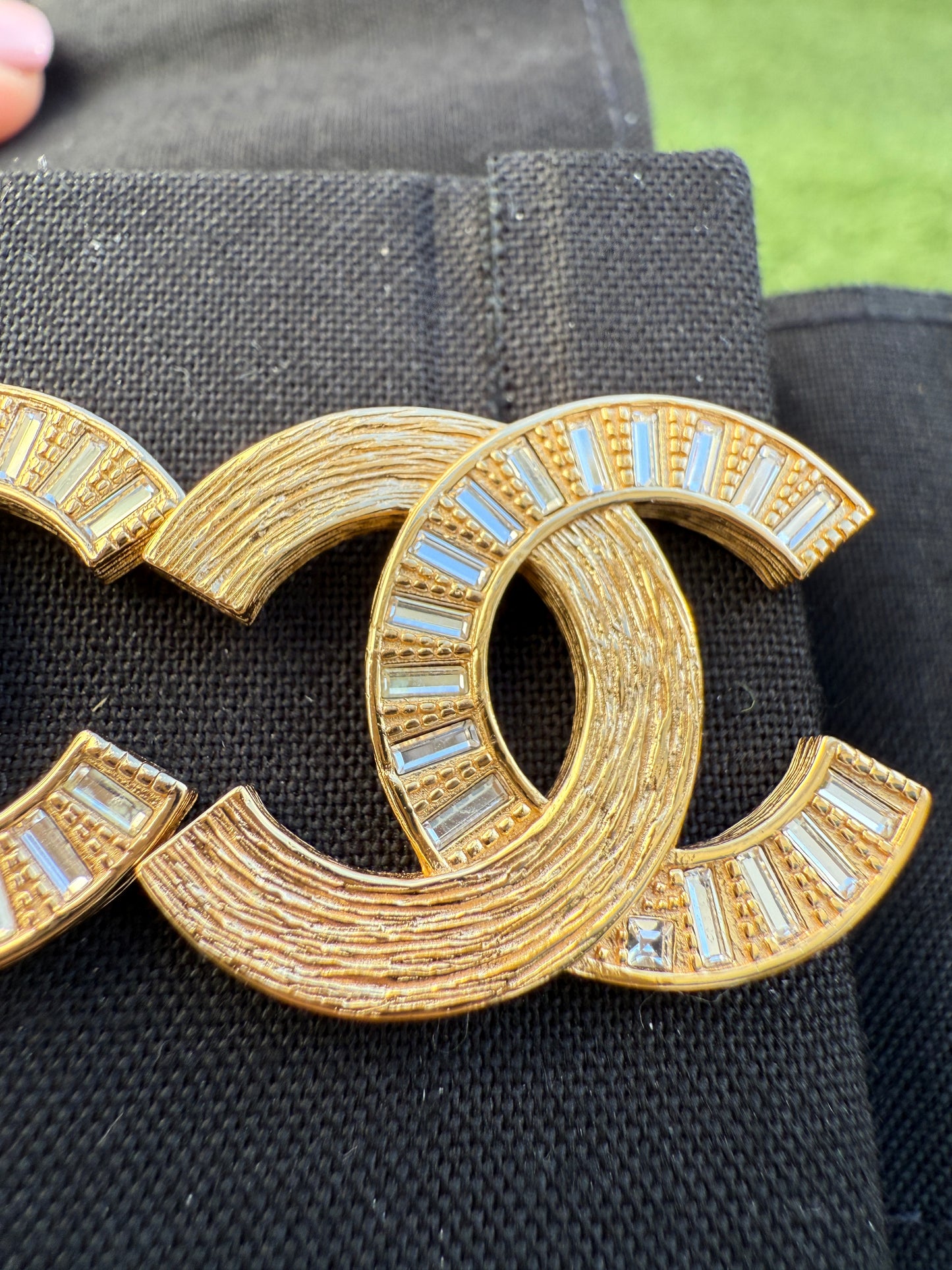 CHANEL 24S BRUSHED DORE GOLD TONE CC LOGO BAGUETTE CRYSTALS STUDS EARRINGS