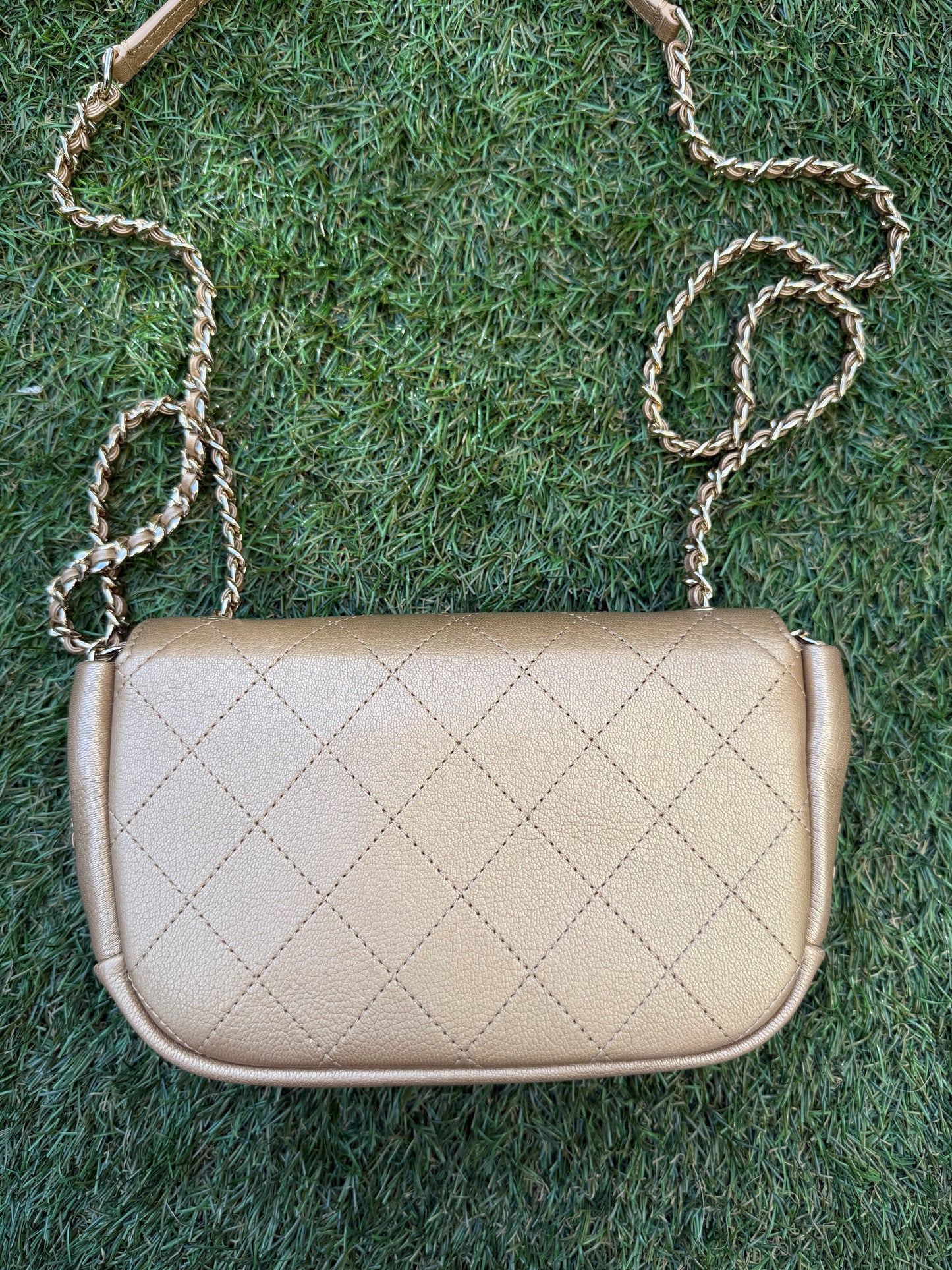 CHANEL GOLD IRIDESCENT GOATSKIN LEATHER CROSSBODY MESSENGER MINI FLAP BAG GHW