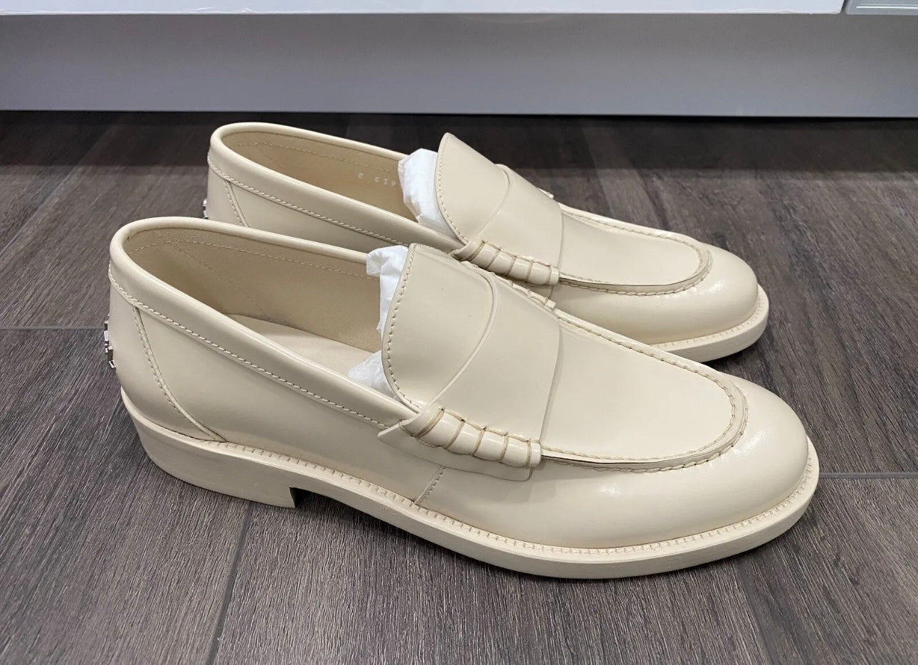 CHANEL IVORY SHINY LEATHER LOAFERS OXFORD SHOES