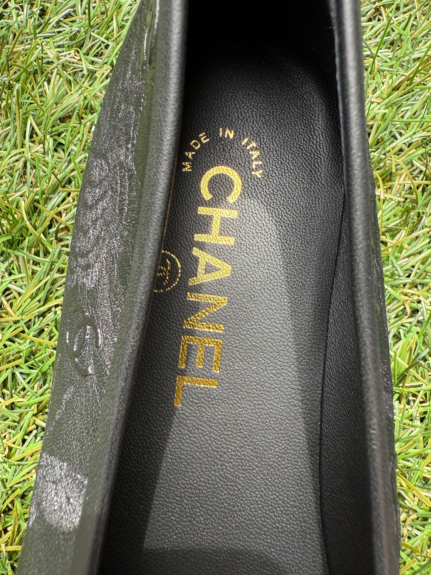 CHANEL CC LOGO STAMPED EMBOSSED CAMELLIA BLACK LEATHER BALLET BALLERINA FLATS SHOES