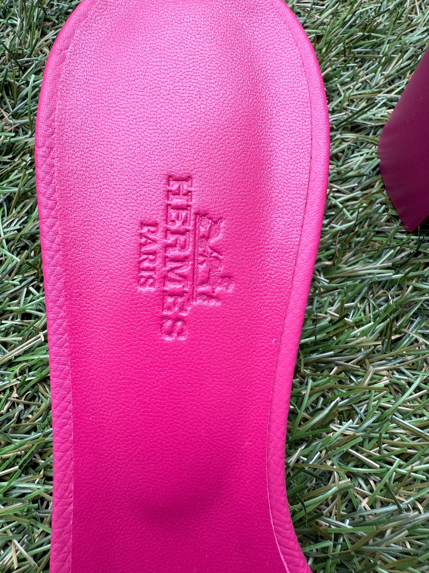 Hermes Oasis Rose Bougainvillier Fuchsia Pink Epsom Calfskin Sandals Slides Mules