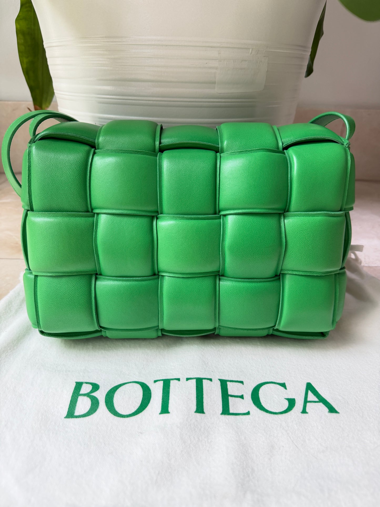 BOTTEGA VENETA PARAKEET GRASS GREEN INTRECCIATO PADDED CASSETTE BAG CROSSBODY HANDBAG