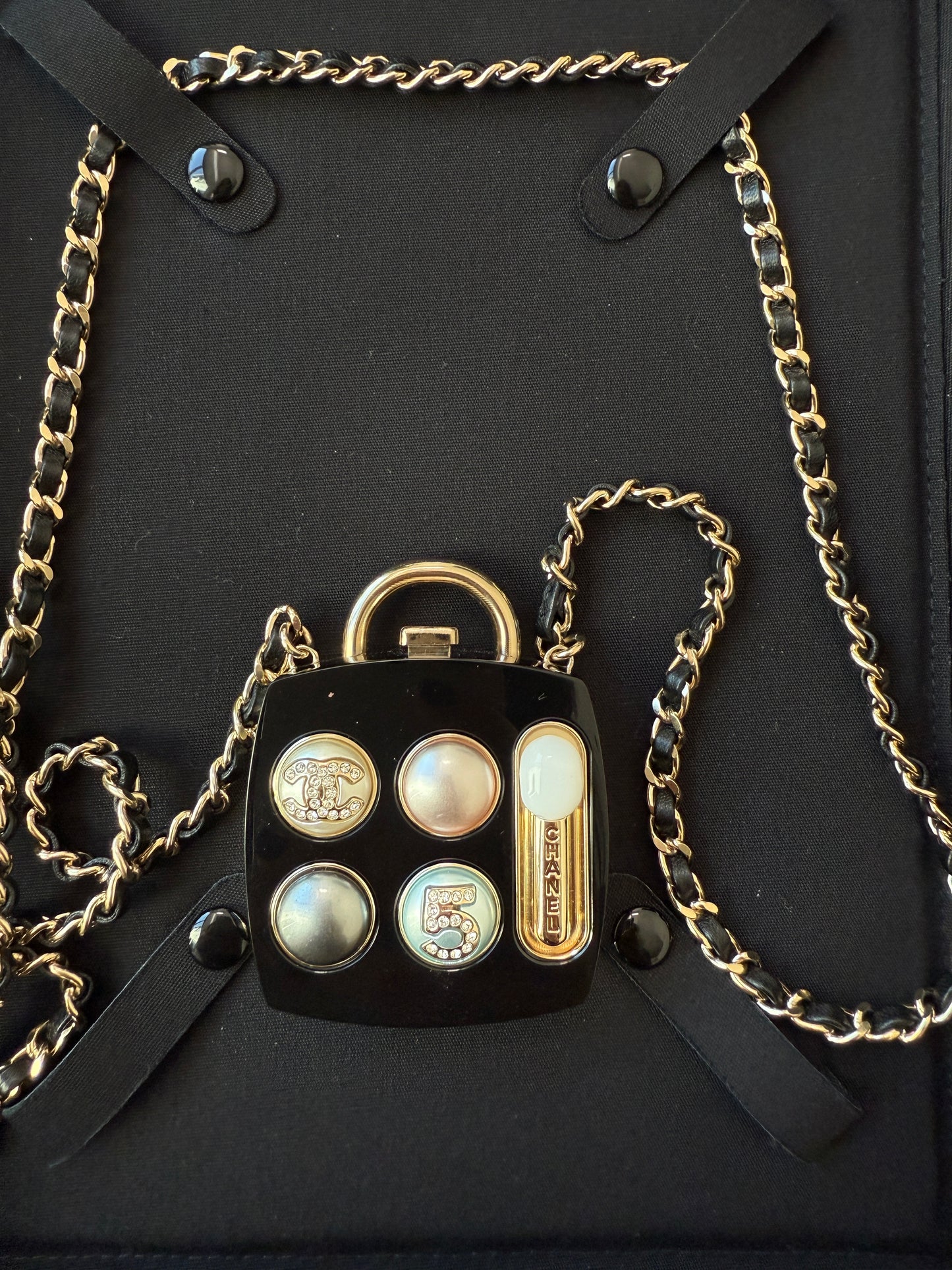 $3.5K CHANEL 2023S GOLD METAL & RESIN COMPACT POWDER COSMETIC PENDANT CHARM BLACK CHAIN NECKLACE