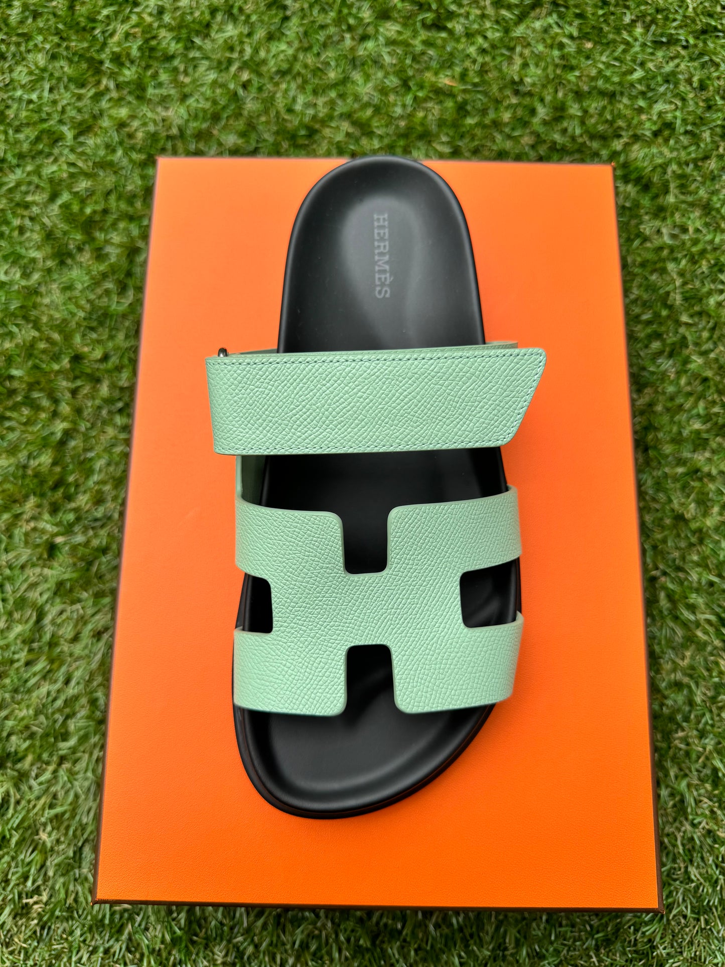 HERMES H CHYPRE GREEN VERT JADE EPSOM LEATHER SANDALS SHOES FLAT SLIDES