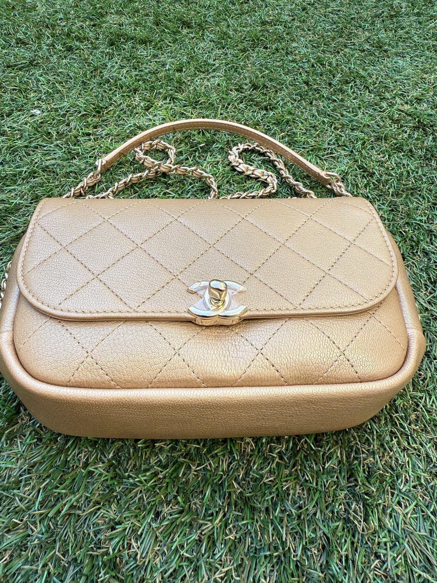 CHANEL GOLD IRIDESCENT GOATSKIN LEATHER CROSSBODY MESSENGER MINI FLAP BAG GHW