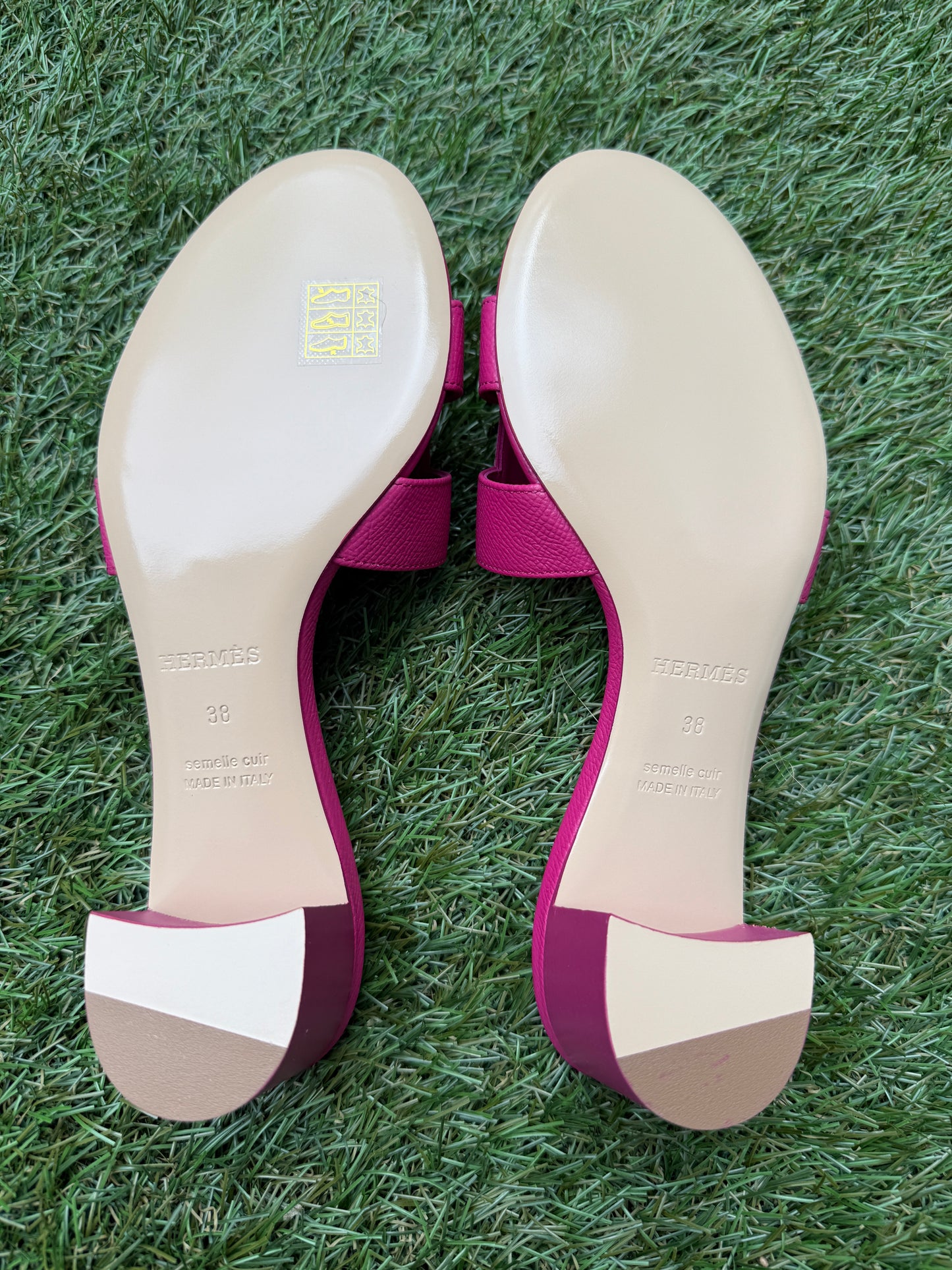 Hermes Oasis Rose Bougainvillier Fuchsia Pink Epsom Calfskin Sandals Slides Mules