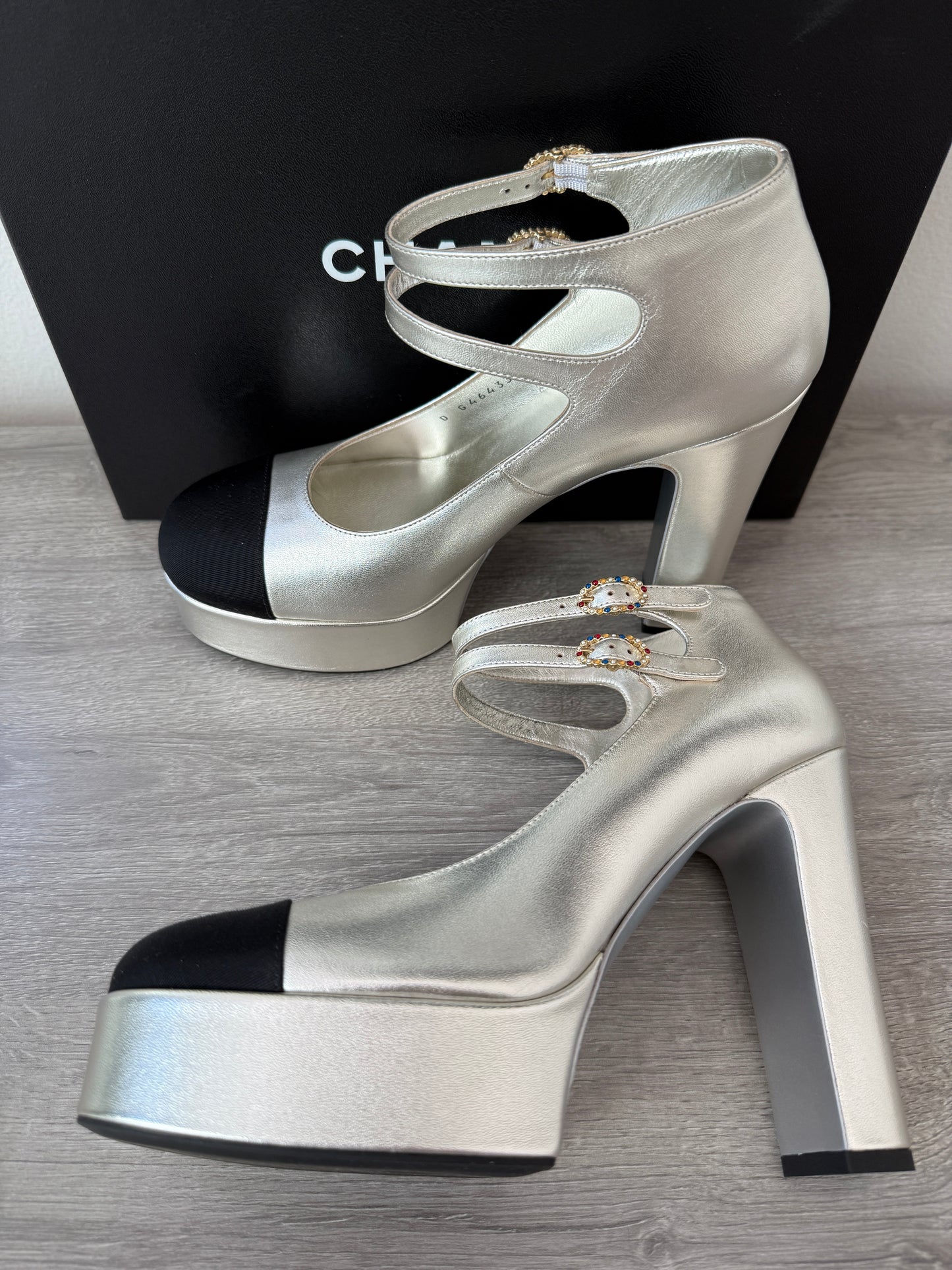 2025 CHANEL BLACK CC LOGO CAPTOE SILVER LEATHER MARYJANE HEELS PLATFORM PUPMS