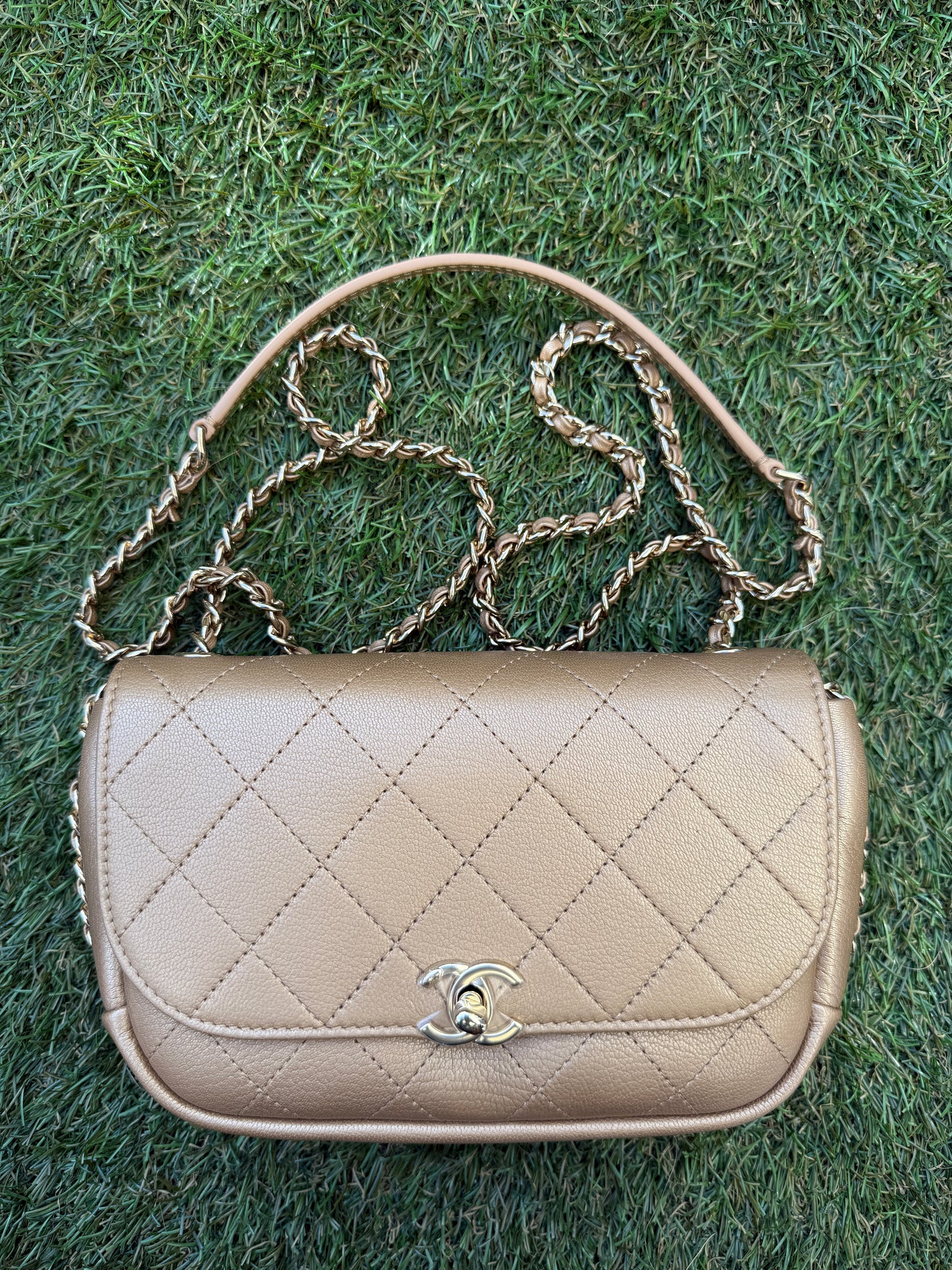 CHANEL GOLD IRIDESCENT GOATSKIN LEATHER CROSSBODY MESSENGER MINI FLAP BAG GHW