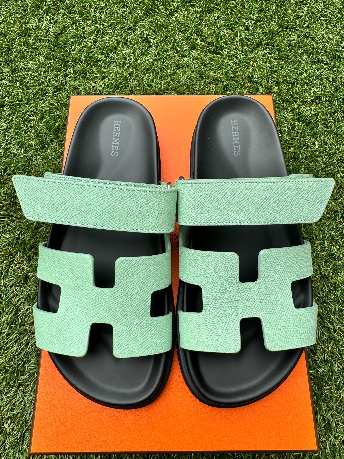 HERMES H CHYPRE GREEN VERT JADE EPSOM LEATHER SANDALS SHOES FLAT SLIDES