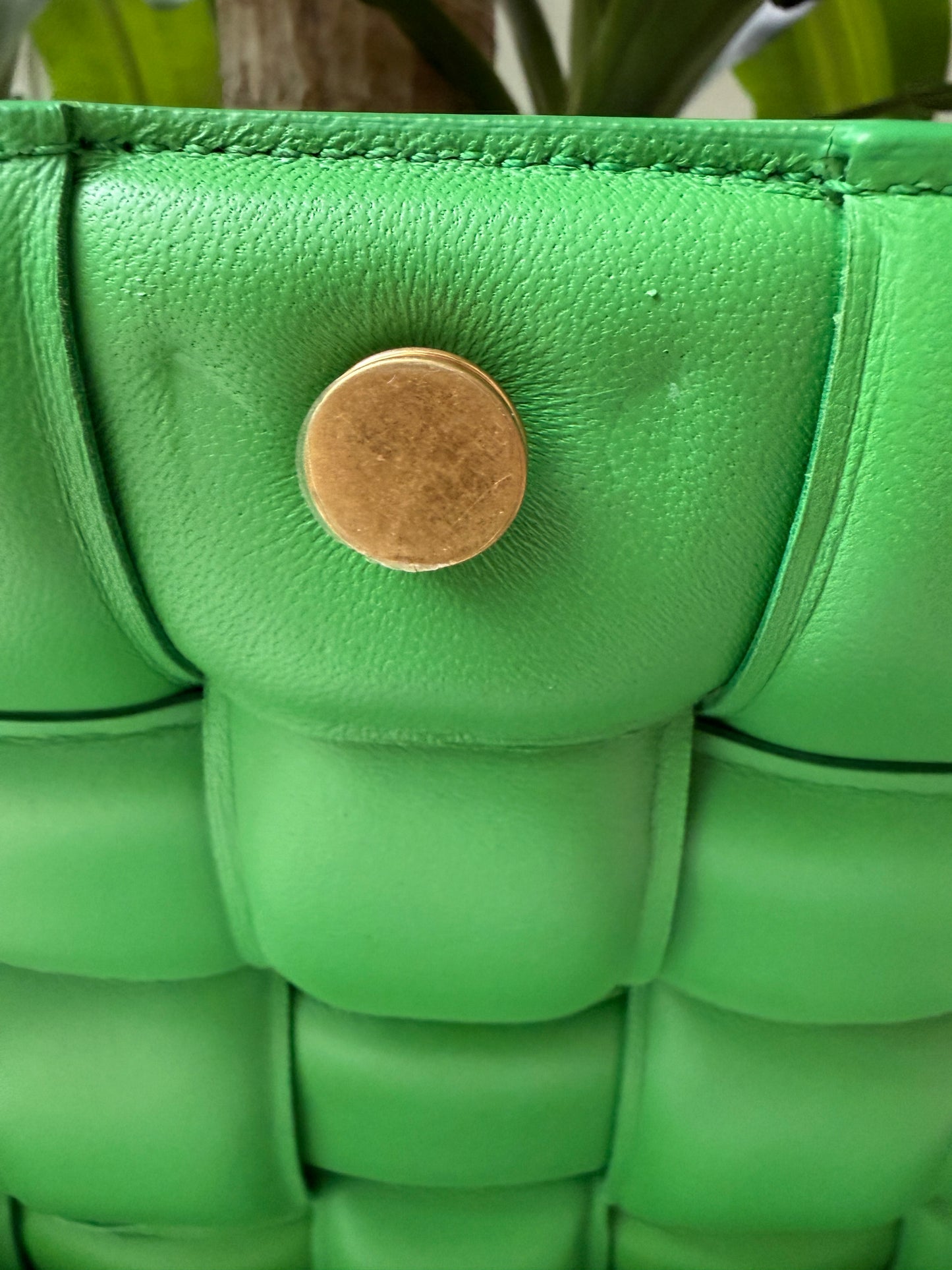 BOTTEGA VENETA PARAKEET GRASS GREEN INTRECCIATO PADDED CASSETTE BAG CROSSBODY HANDBAG
