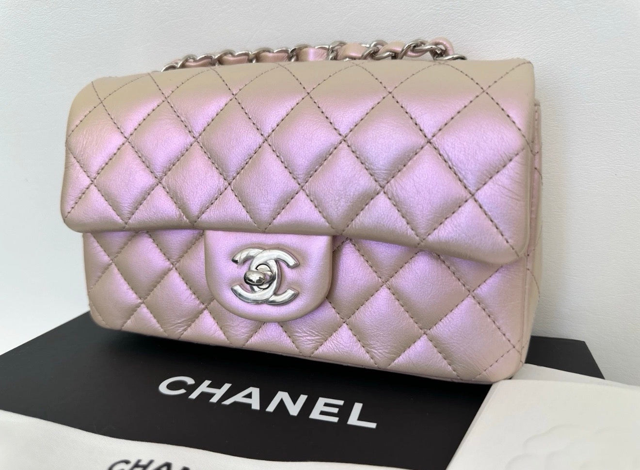2021K CHANEL IRIDESCENT ROSE PINK MINI CLASSIC FLAP BAG SILVER HW