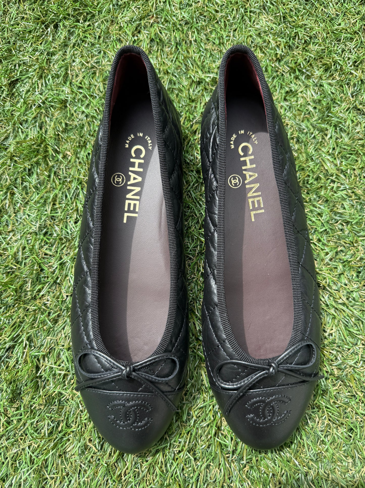 CHANEL CC LOGO BLACK QUILTED LEATHER BALLET BALLERINA FLATS SHOES CAP TOE
