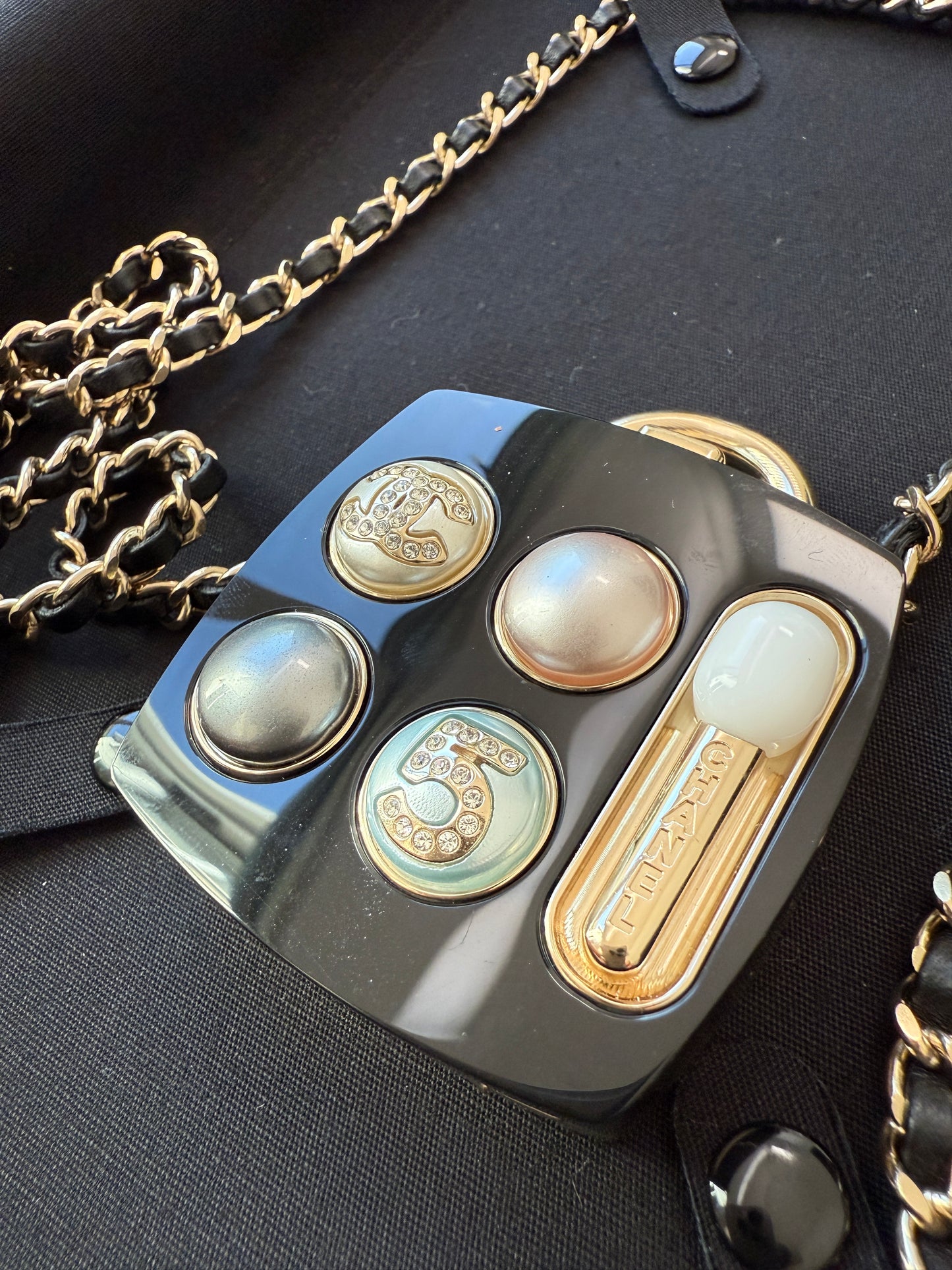 $3.5K CHANEL 2023S GOLD METAL & RESIN COMPACT POWDER COSMETIC PENDANT CHARM BLACK CHAIN NECKLACE