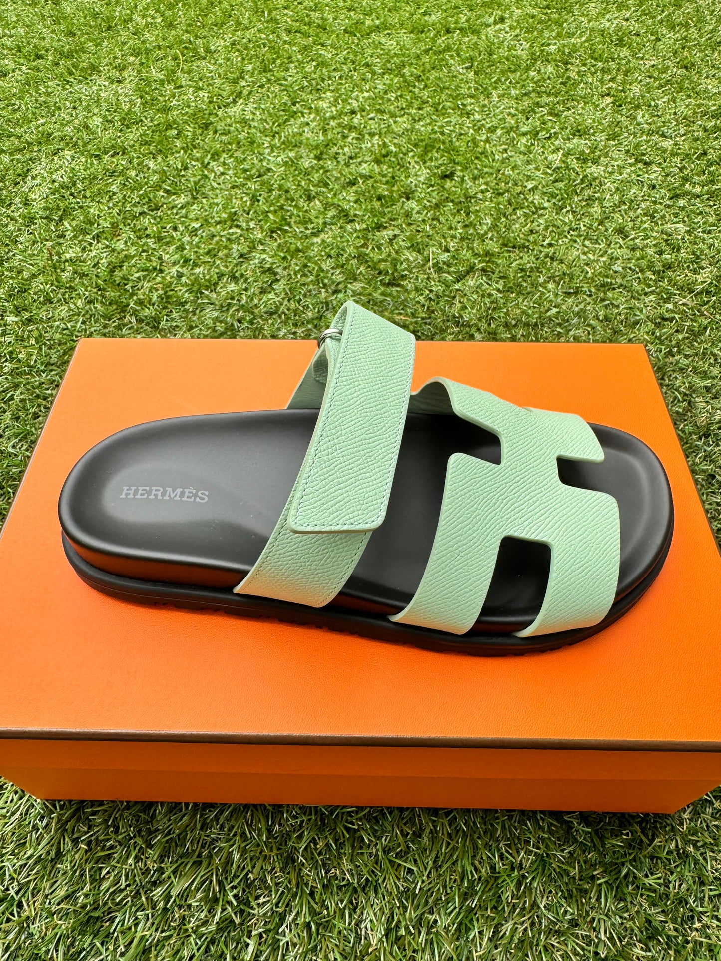 HERMES H CHYPRE GREEN VERT JADE EPSOM LEATHER SANDALS SHOES FLAT SLIDES