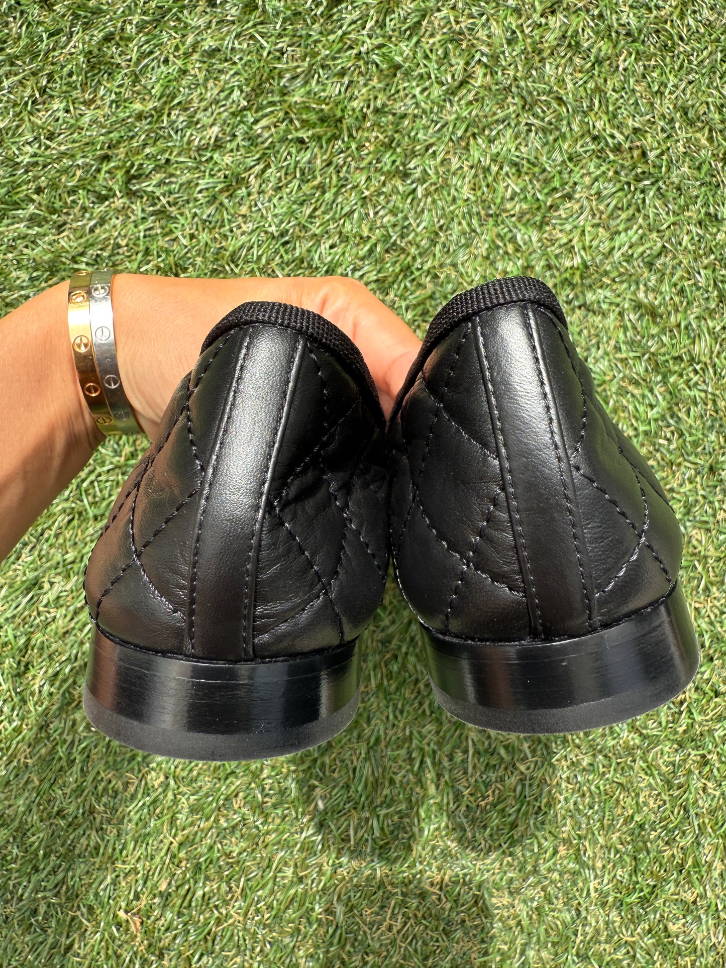 CHANEL CC LOGO BLACK QUILTED LEATHER BALLET BALLERINA FLATS SHOES CAP TOE