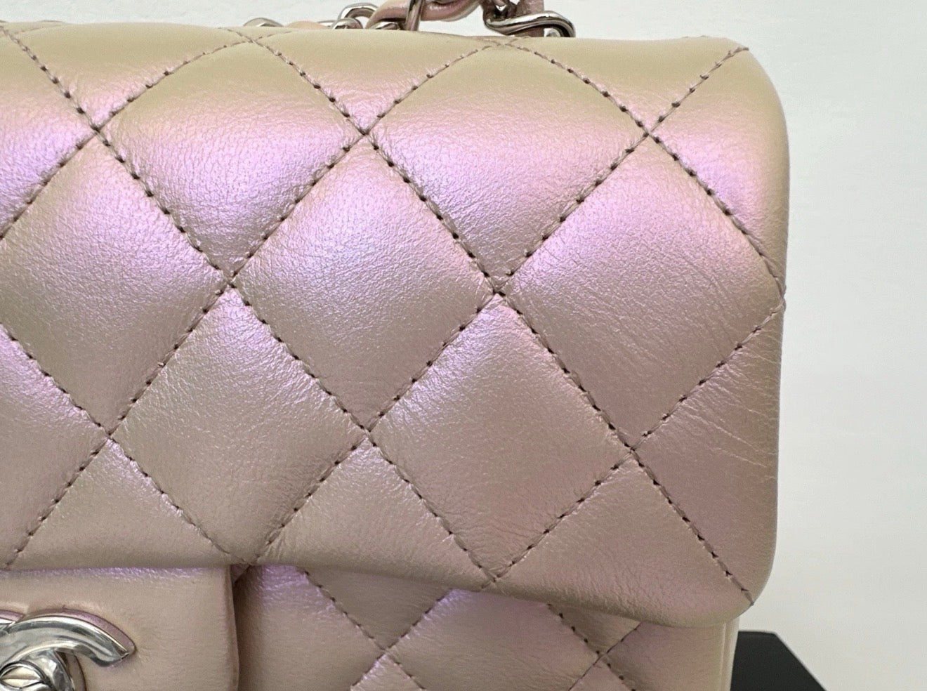 2021K CHANEL IRIDESCENT ROSE PINK MINI CLASSIC FLAP BAG SILVER HW