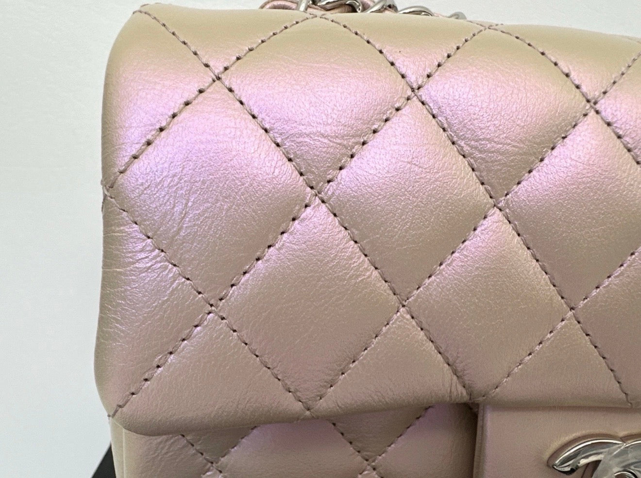 2021K CHANEL IRIDESCENT ROSE PINK MINI CLASSIC FLAP BAG SILVER HW
