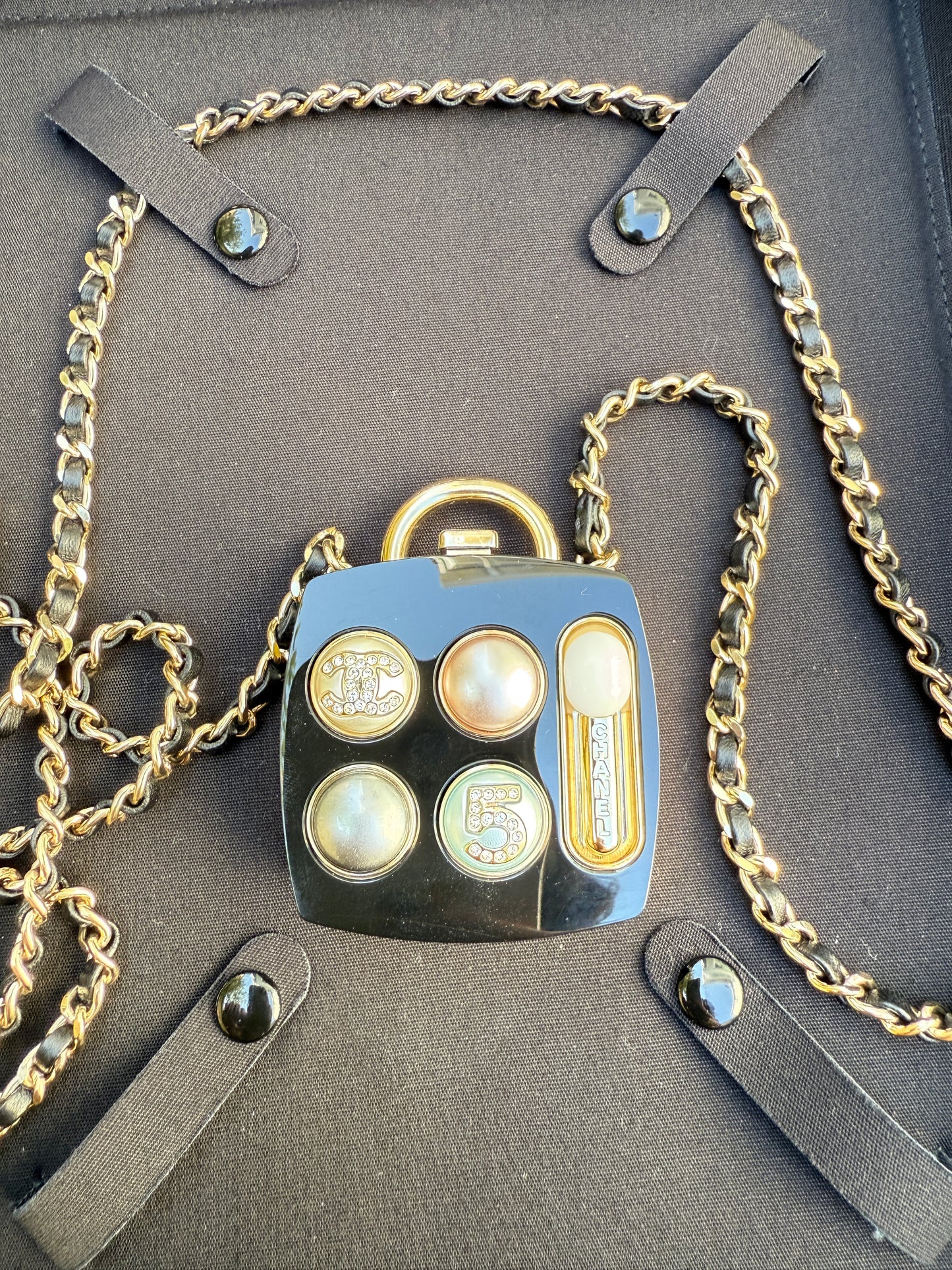 $3.5K CHANEL 2023S GOLD METAL & RESIN COMPACT POWDER COSMETIC PENDANT CHARM BLACK CHAIN NECKLACE