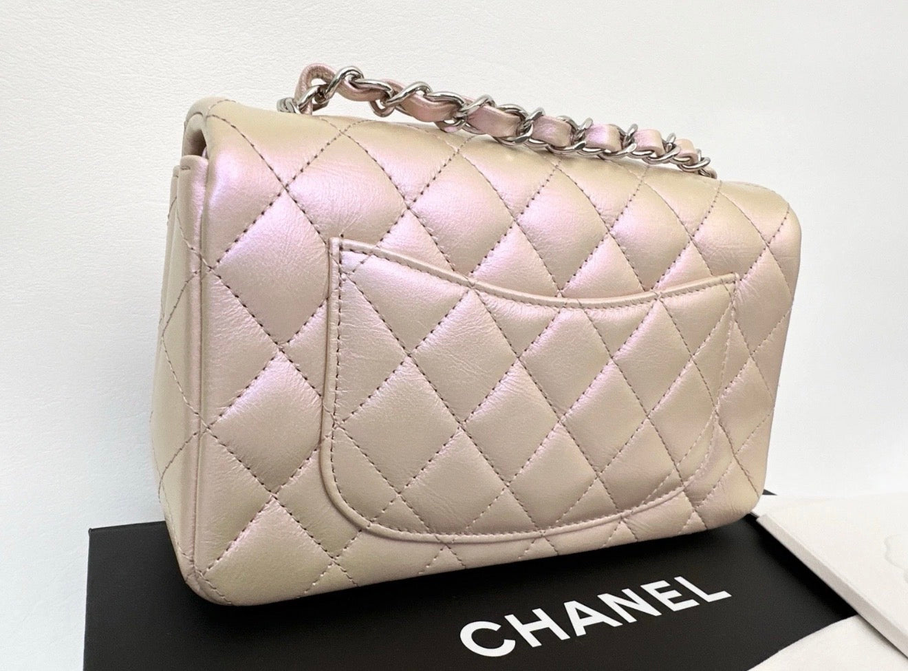 2021K CHANEL IRIDESCENT ROSE PINK MINI CLASSIC FLAP BAG SILVER HW
