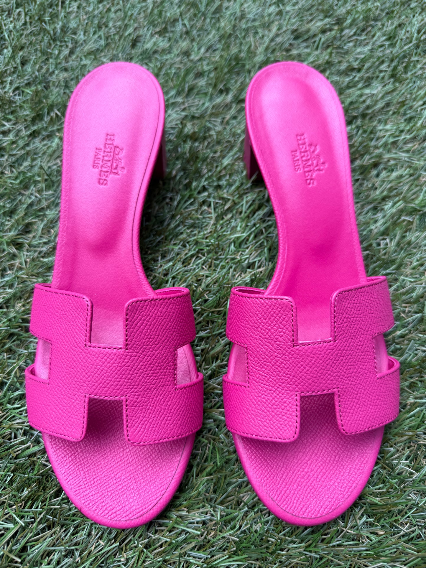 Hermes Oasis Rose Bougainvillier Fuchsia Pink Epsom Calfskin Sandals Slides Mules