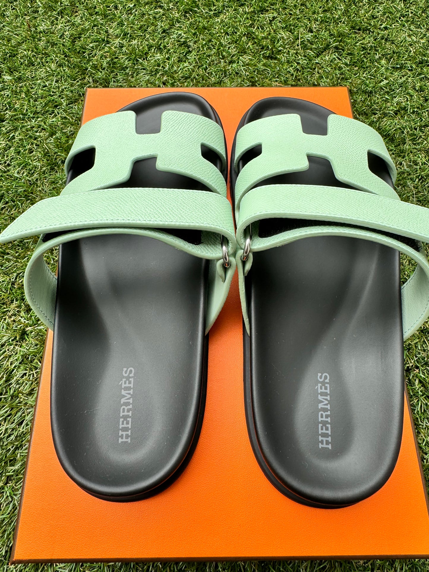 HERMES H CHYPRE GREEN VERT JADE EPSOM LEATHER SANDALS SHOES FLAT SLIDES