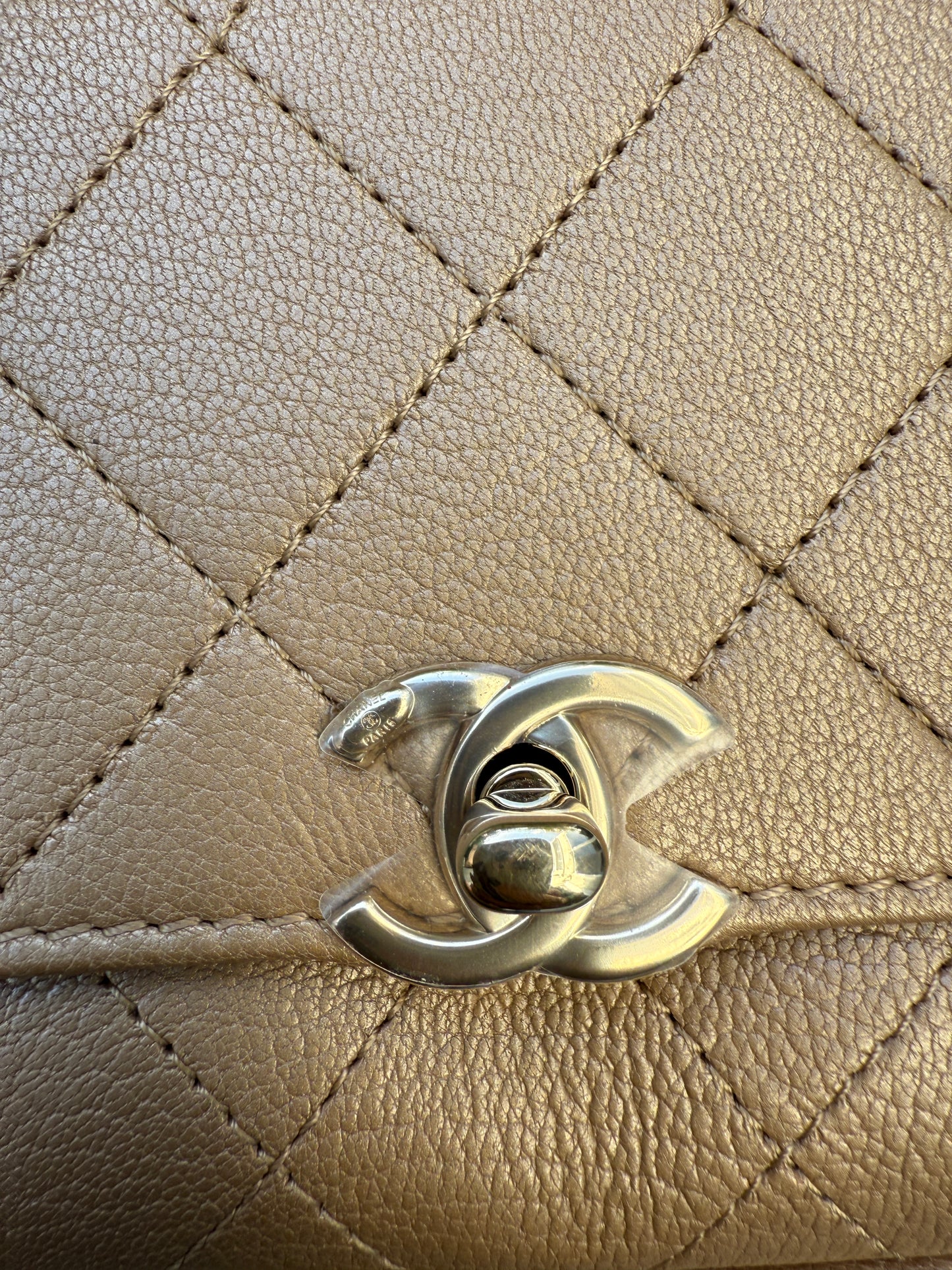 CHANEL GOLD IRIDESCENT GOATSKIN LEATHER CROSSBODY MESSENGER MINI FLAP BAG GHW