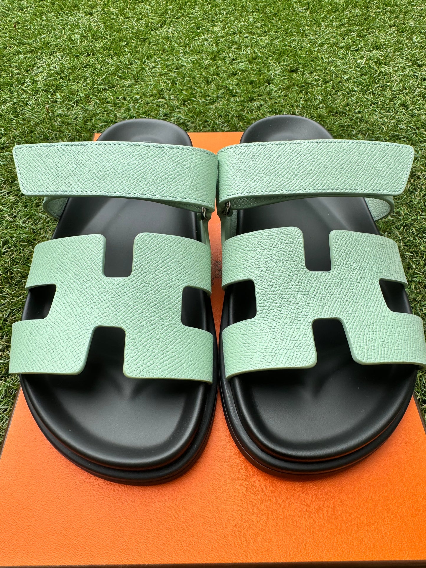 HERMES H CHYPRE GREEN VERT JADE EPSOM LEATHER SANDALS SHOES FLAT SLIDES