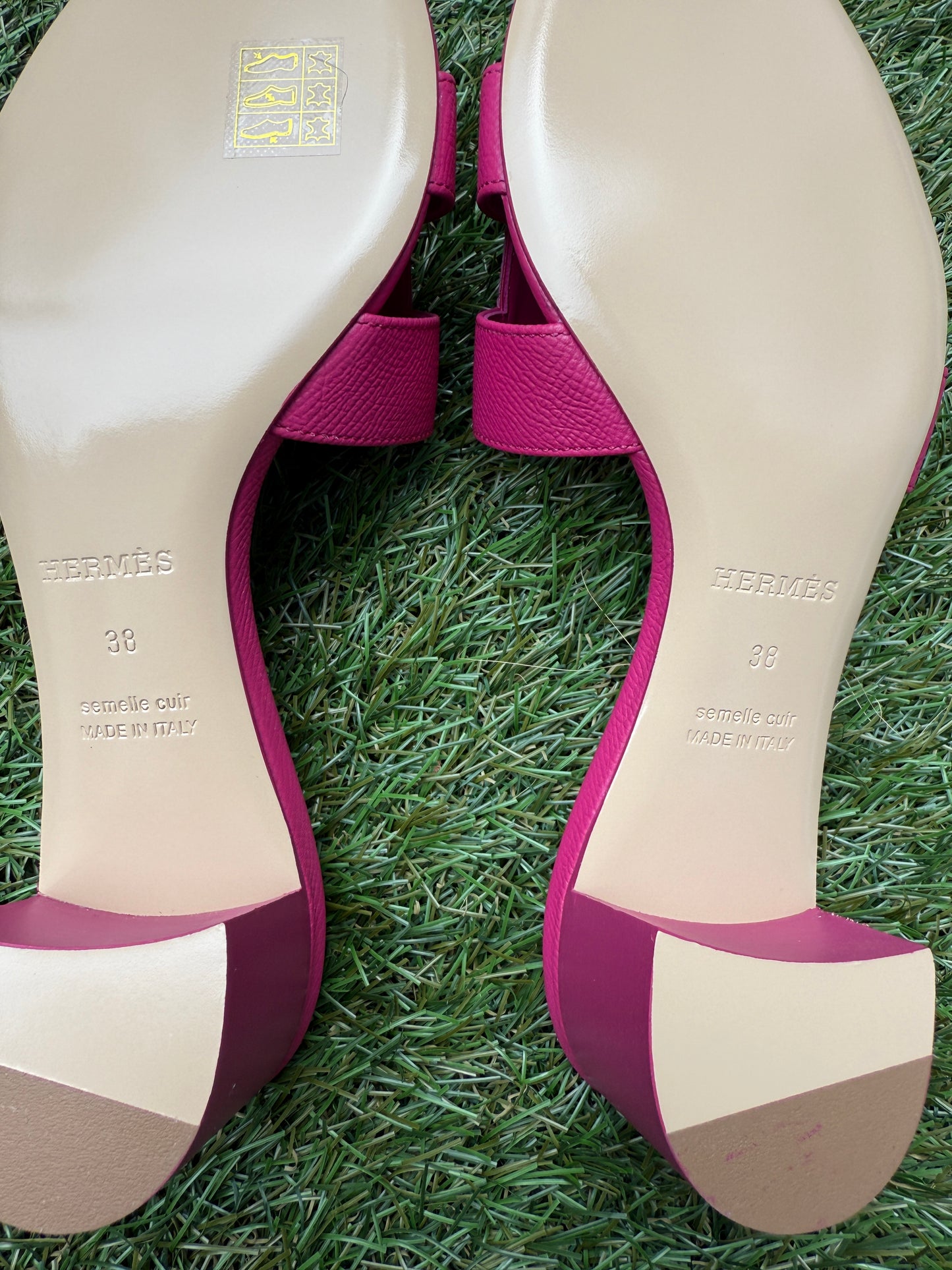 Hermes Oasis Rose Bougainvillier Fuchsia Pink Epsom Calfskin Sandals Slides Mules