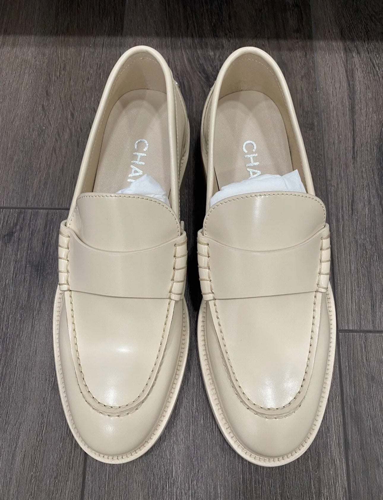 CHANEL IVORY SHINY LEATHER LOAFERS OXFORD SHOES