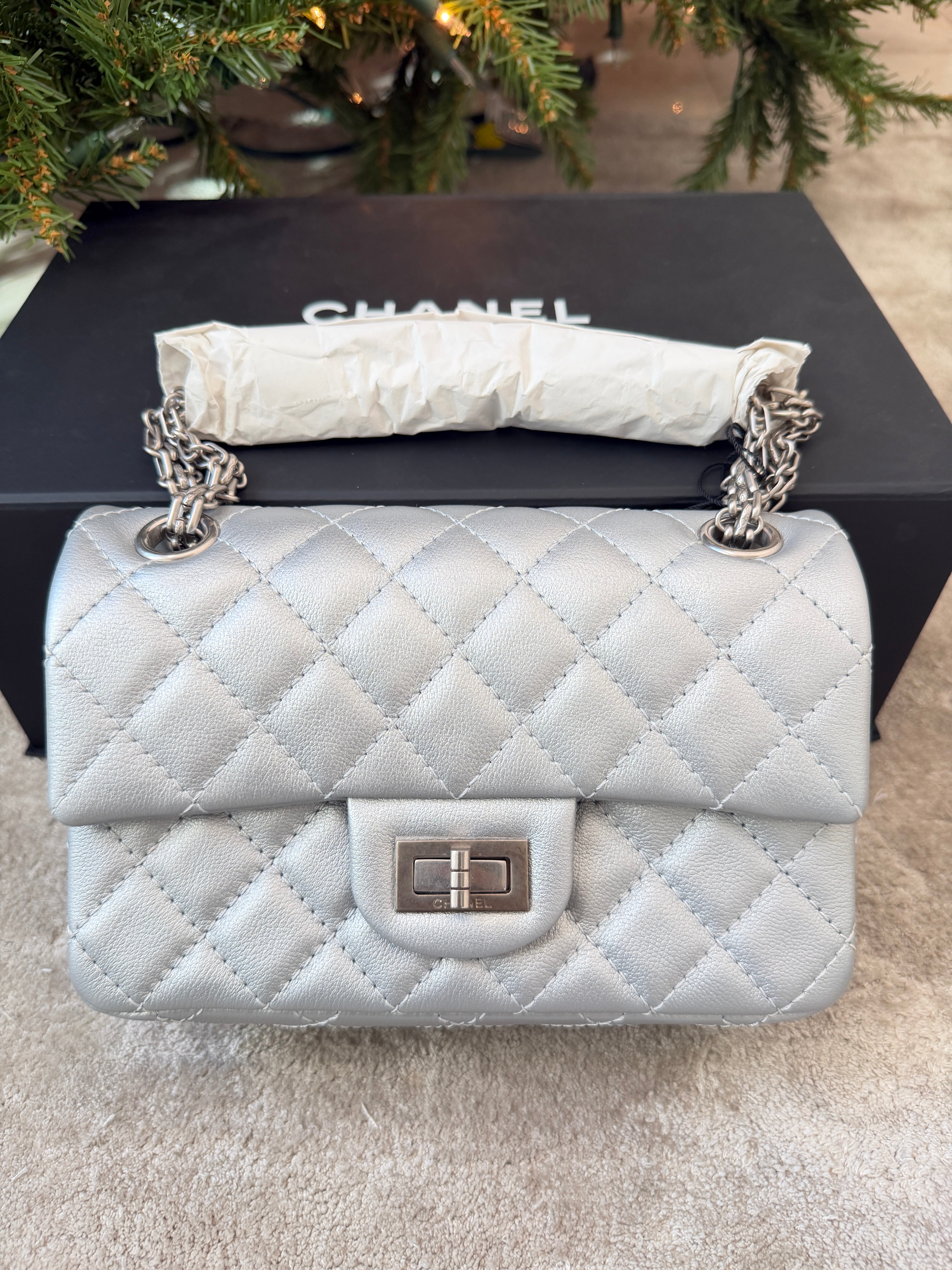 2021A CHANEL MINI REISSUE 2.55 METALLIC SILVER GOATSKIN LEATHER