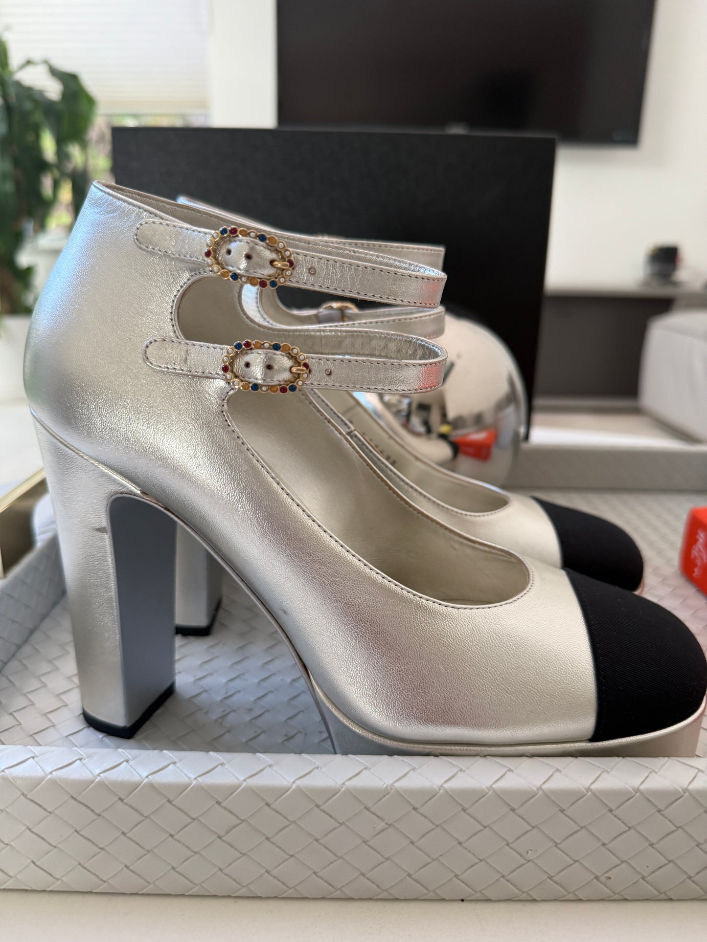 2025 CHANEL BLACK CC LOGO CAPTOE SILVER LEATHER MARYJANE HEELS PLATFORM PUPMS