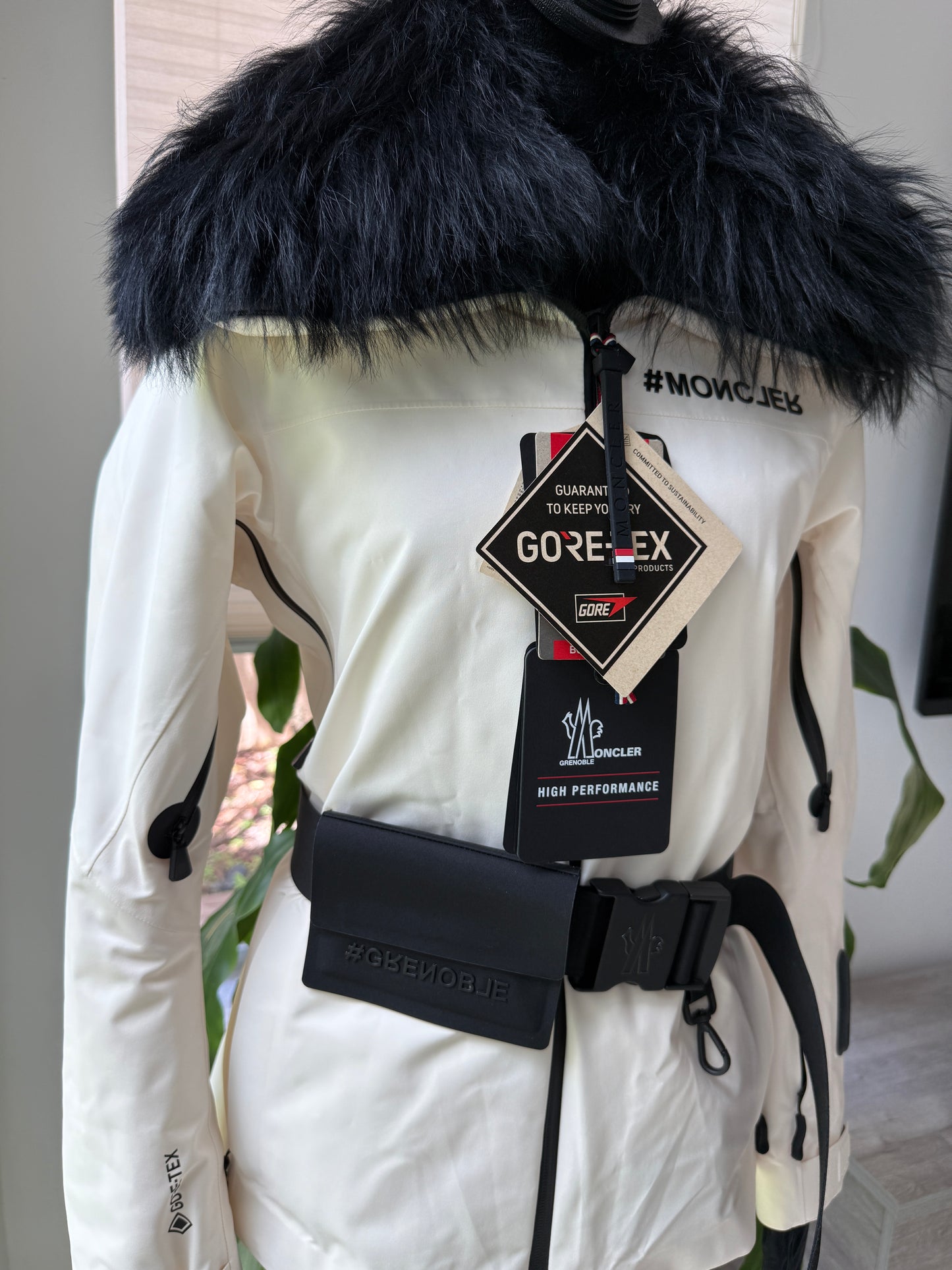 Moncler Grenoble Vizelle Off-White Ivory Lamb Detachable Fur Down Puffer Apres Ski Jacket Black Belted