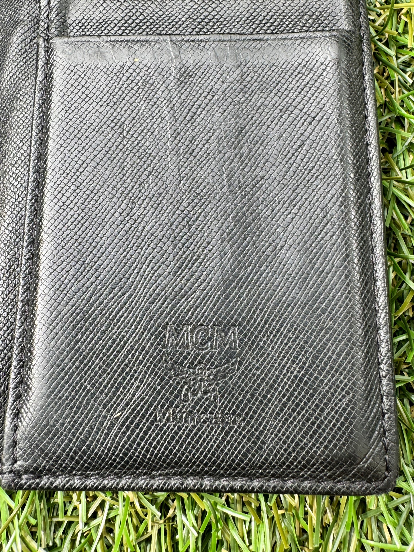 MCM Aren Short Logo Signature Bi-Fold Folding Black Men’s Leather Wallet Pre-Owned