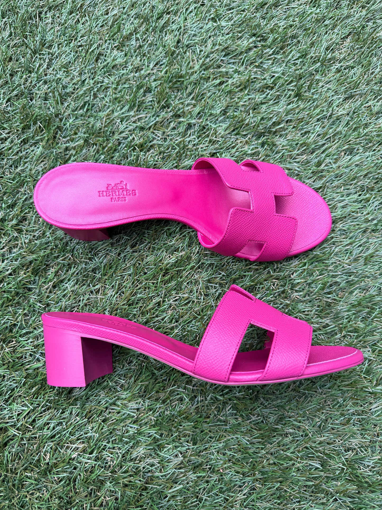 Hermes Oasis Rose Bougainvillier Fuchsia Pink Epsom Calfskin Sandals Slides Mules