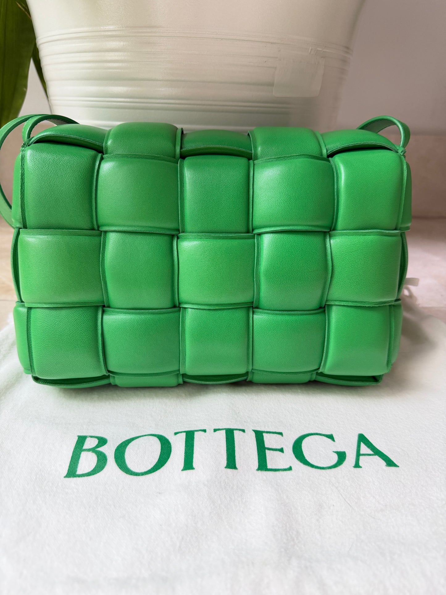 BOTTEGA VENETA PARAKEET GRASS GREEN INTRECCIATO PADDED CASSETTE BAG CROSSBODY HANDBAG