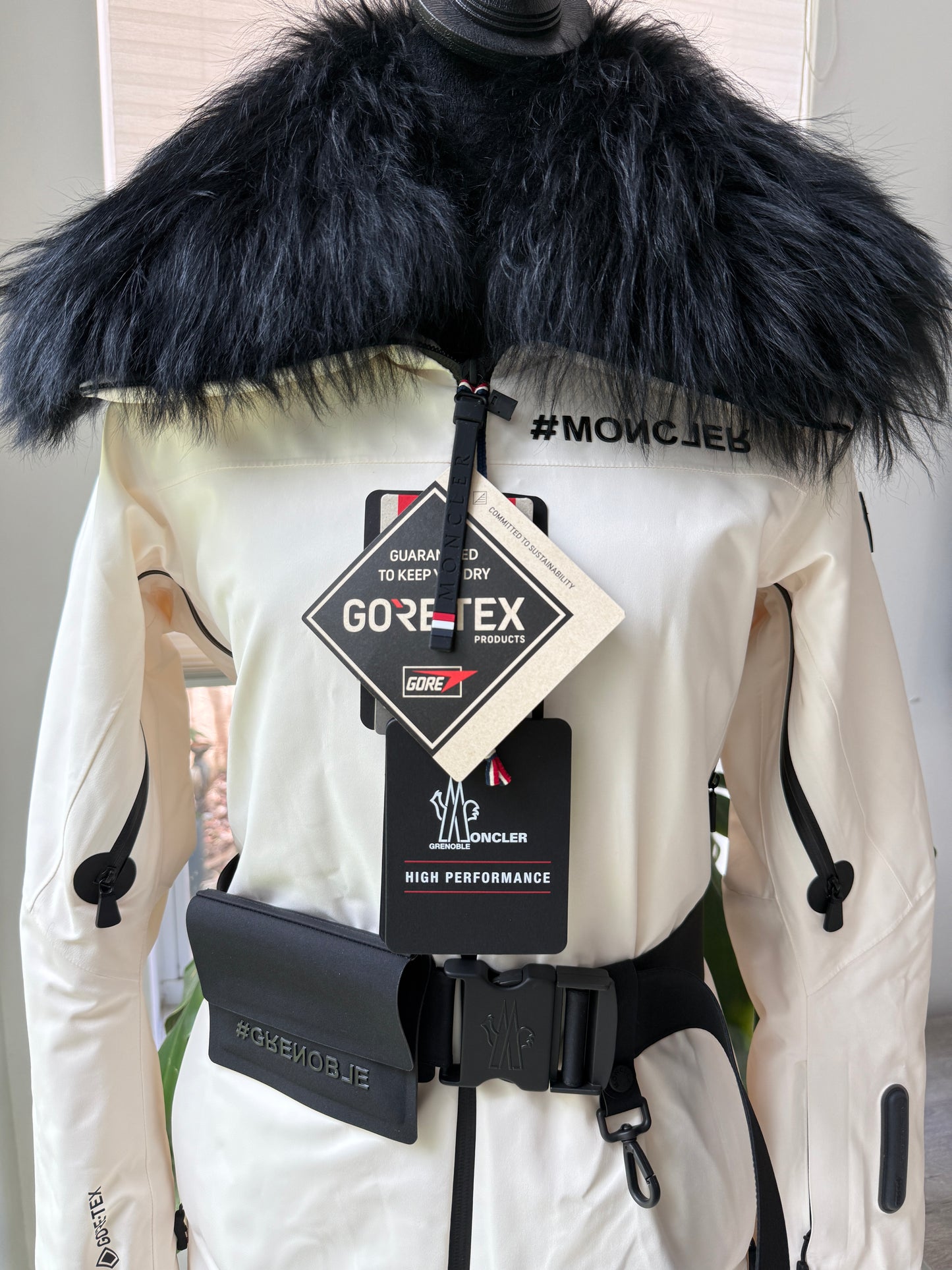 Moncler Grenoble Vizelle Off-White Ivory Lamb Detachable Fur Down Puffer Apres Ski Jacket Black Belted