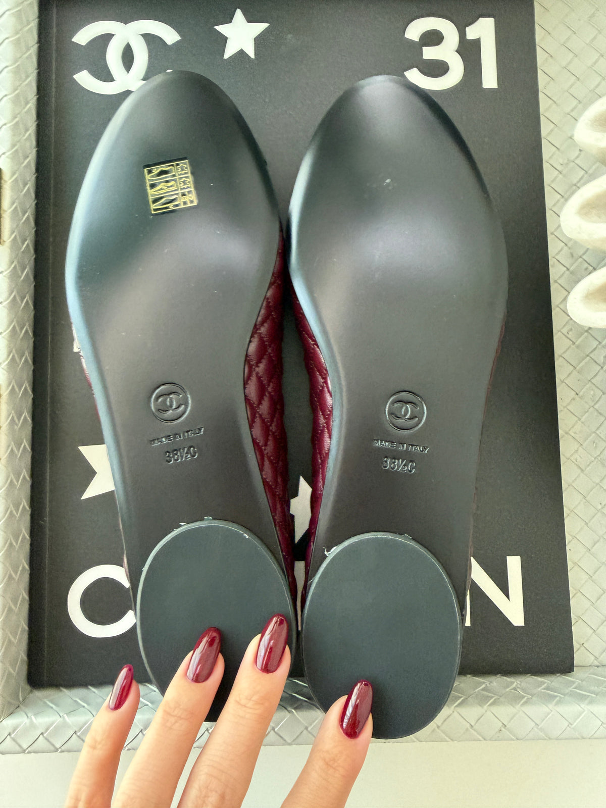 CHANEL CC LOGO BURGUNDY LEATHER MARYJANE BALLET BALLERINA FLATS SHOES GOLD BUCKLE QUILTED BLACK CAP TOE