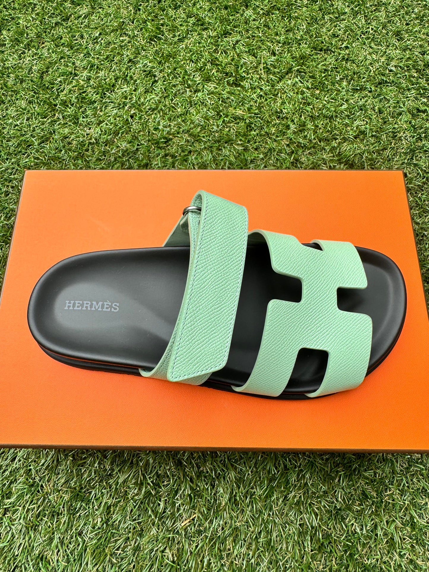 HERMES H CHYPRE GREEN VERT JADE EPSOM LEATHER SANDALS SHOES FLAT SLIDES