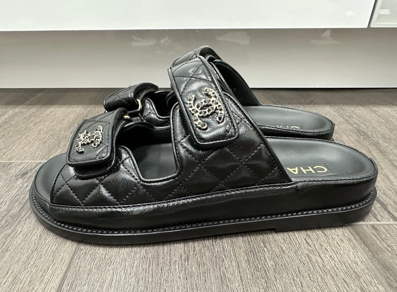 2024P CHANEL BLACK LEATHER OPEN DAD QUILTED CC LOGO SLIDE SANDALS SLIDES SHOES MULES