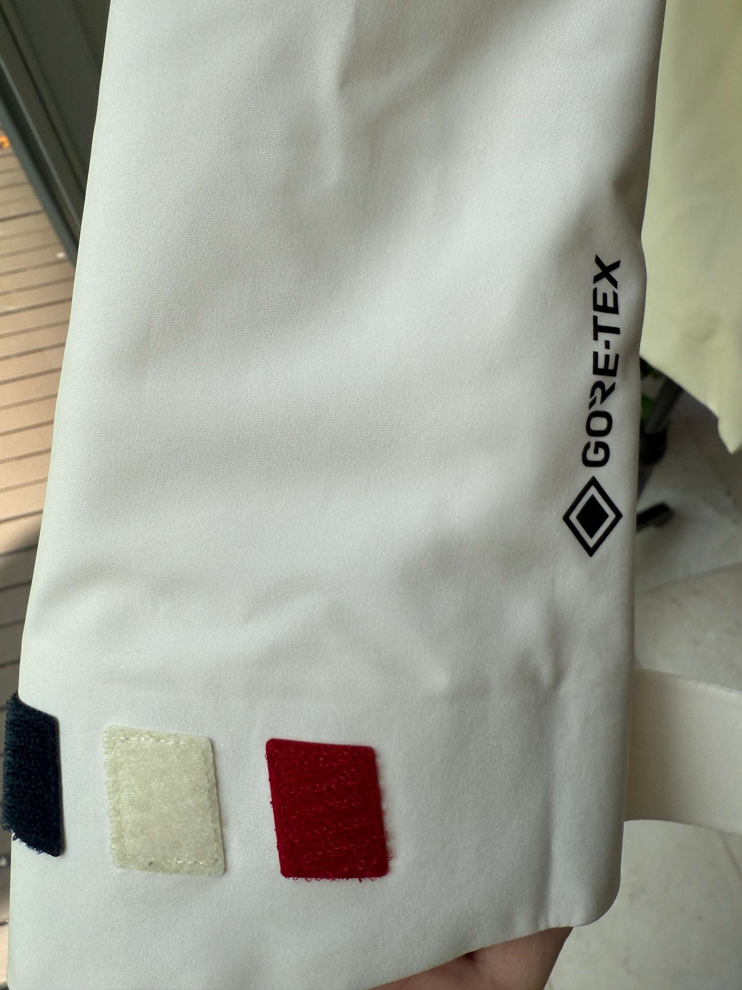 Moncler Grenoble Vizelle Off-White Ivory Lamb Detachable Fur Down Puffer Apres Ski Jacket Black Belted