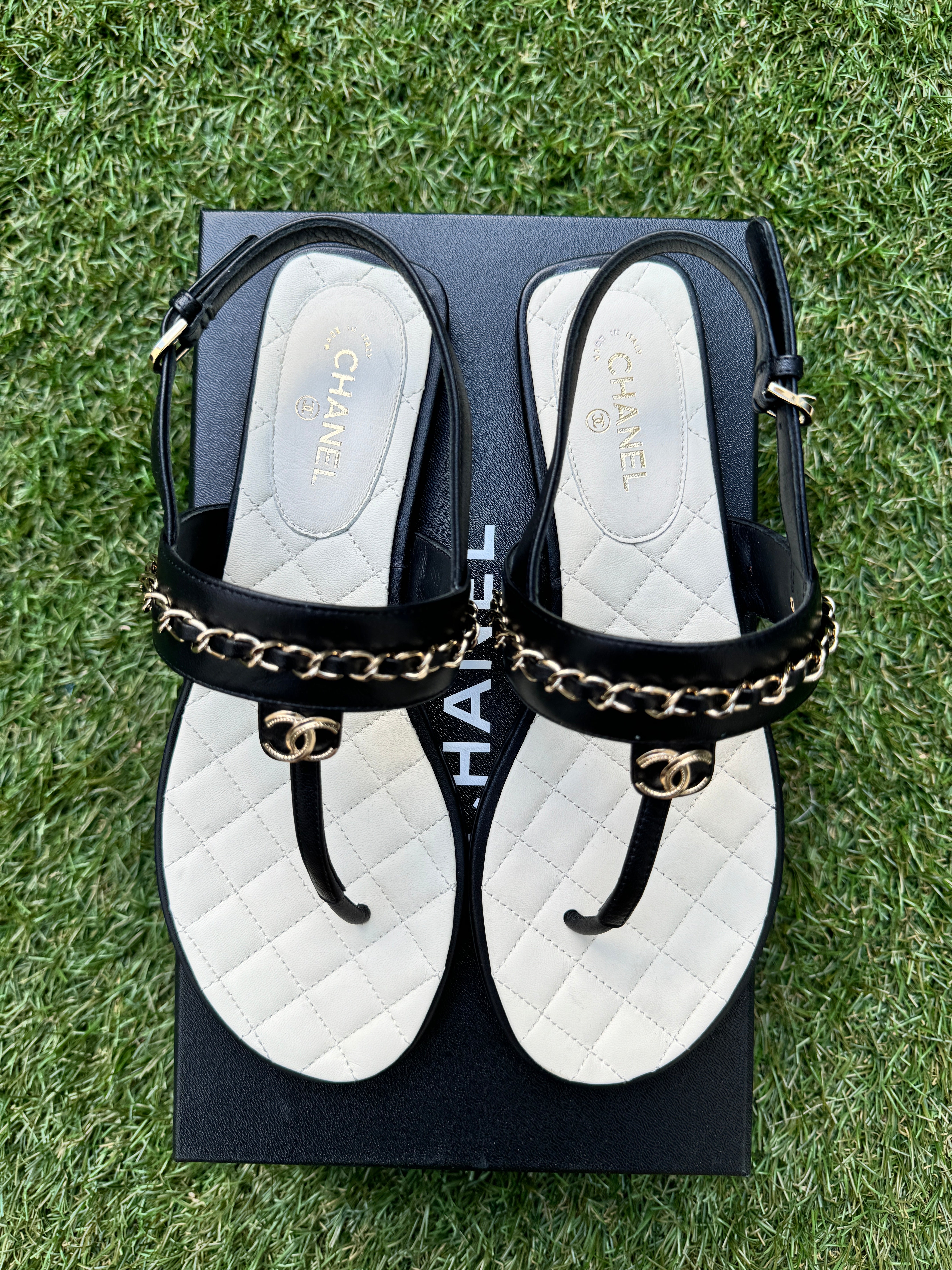 CHANEL CC LOGO BLACK OPEN TOE THONG CHAIN LEATHER FLAT SHOES