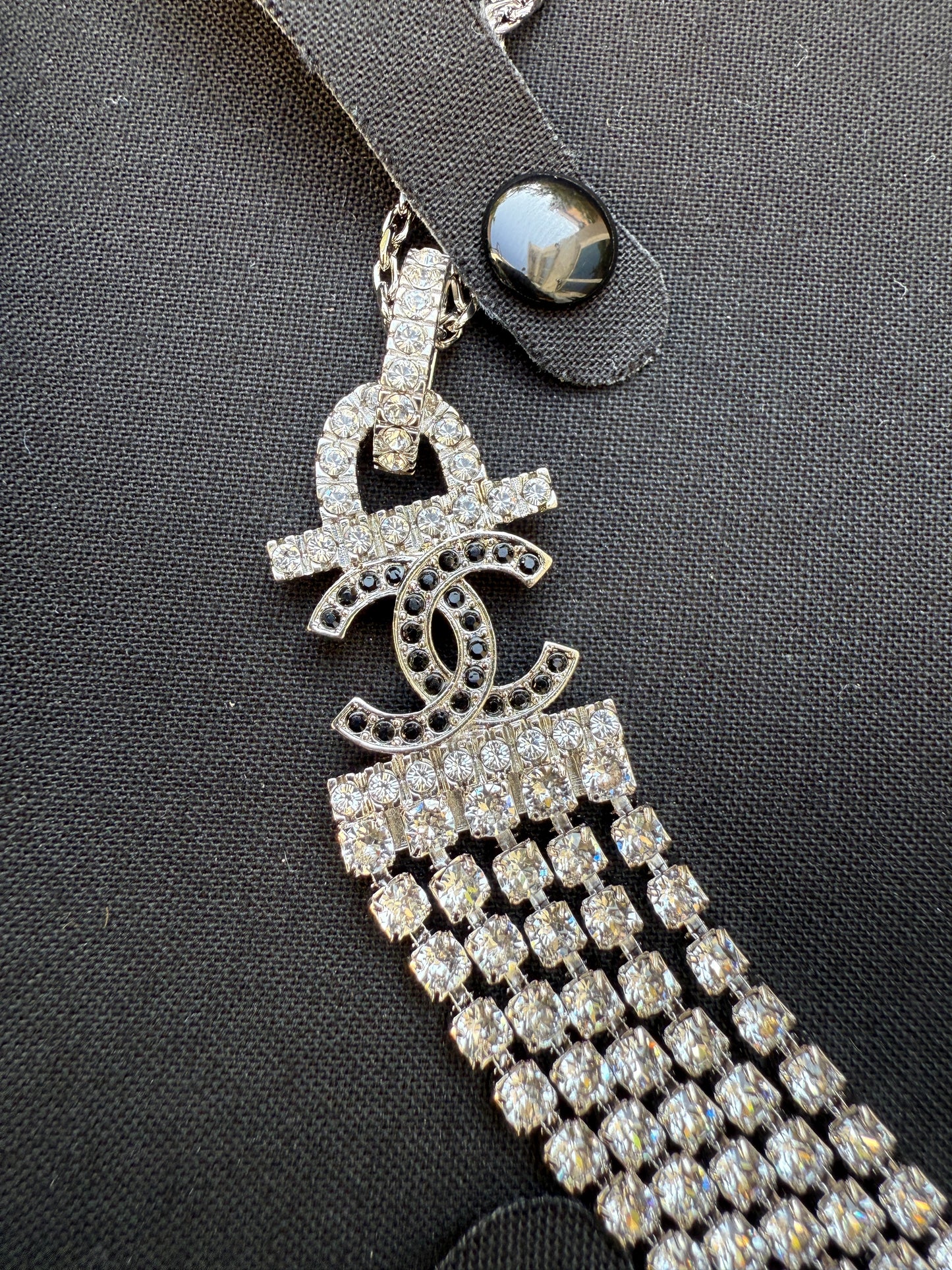 CHANEL 2022A SILVER TONE CC 19 LOGO WHITE AND BLACK CRYSTALS NECKLACE CHARM CHOCKER