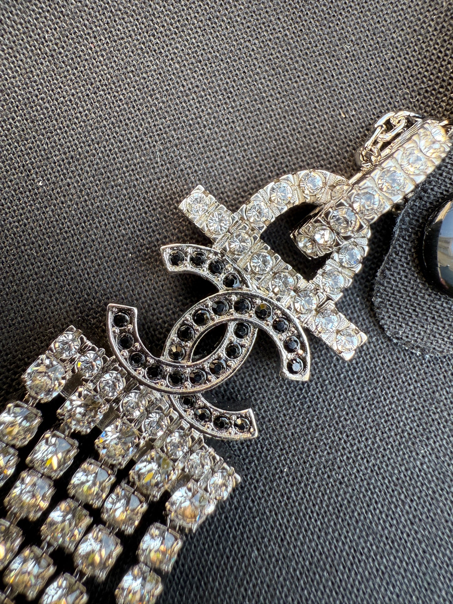 CHANEL 2022A SILVER TONE CC 19 LOGO WHITE AND BLACK CRYSTALS NECKLACE CHARM CHOCKER