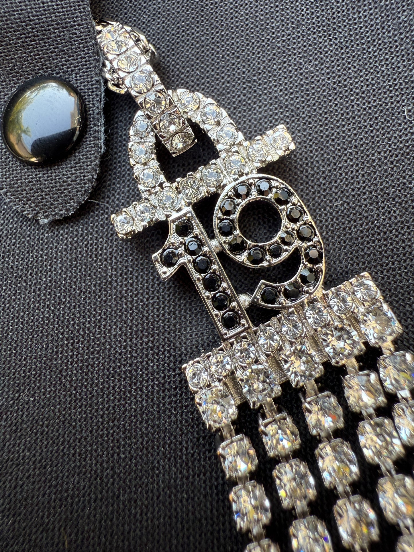 CHANEL 2022A SILVER TONE CC 19 LOGO WHITE AND BLACK CRYSTALS NECKLACE CHARM CHOCKER