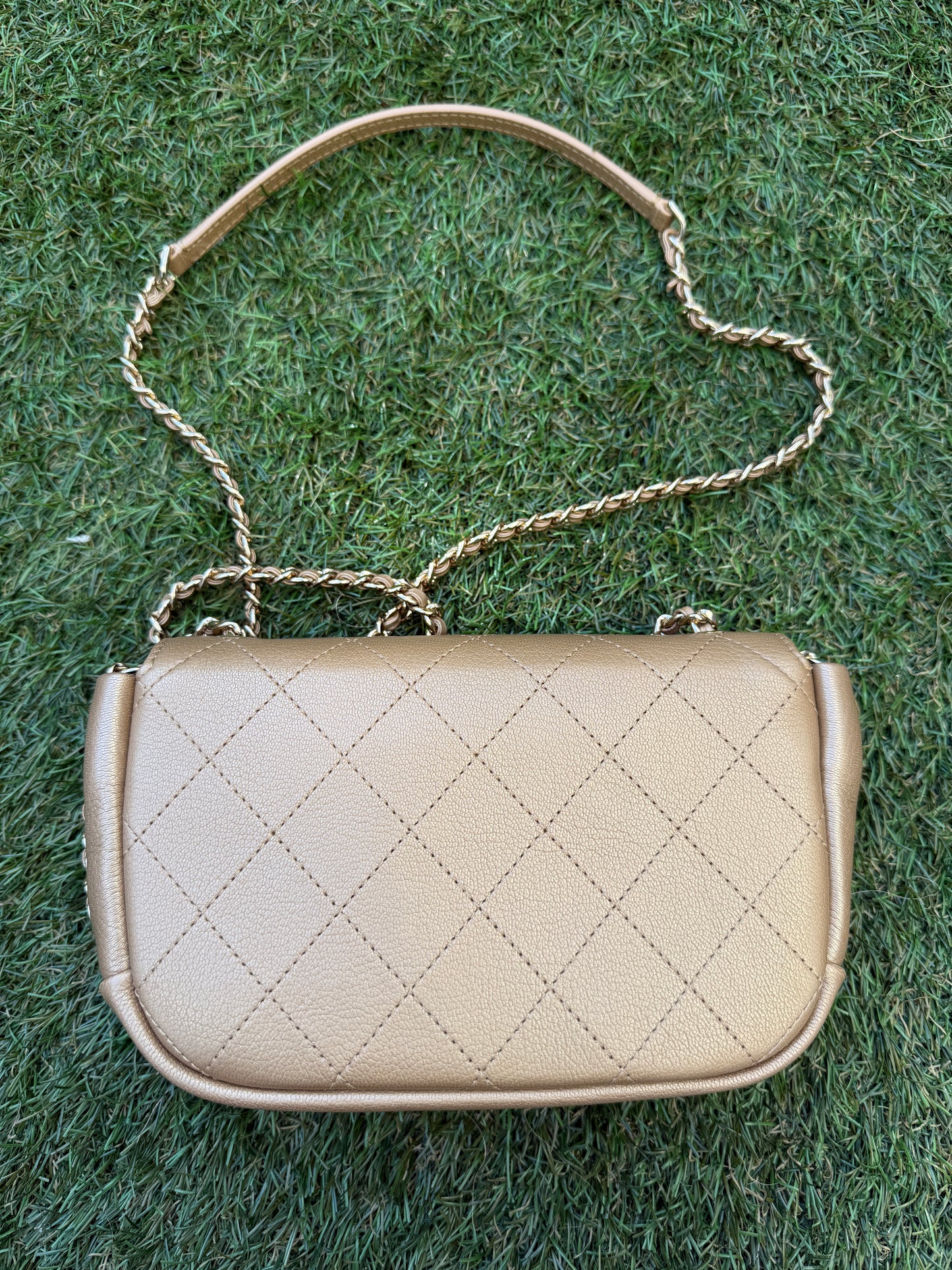 CHANEL GOLD IRIDESCENT GOATSKIN LEATHER CROSSBODY MESSENGER MINI FLAP BAG GHW