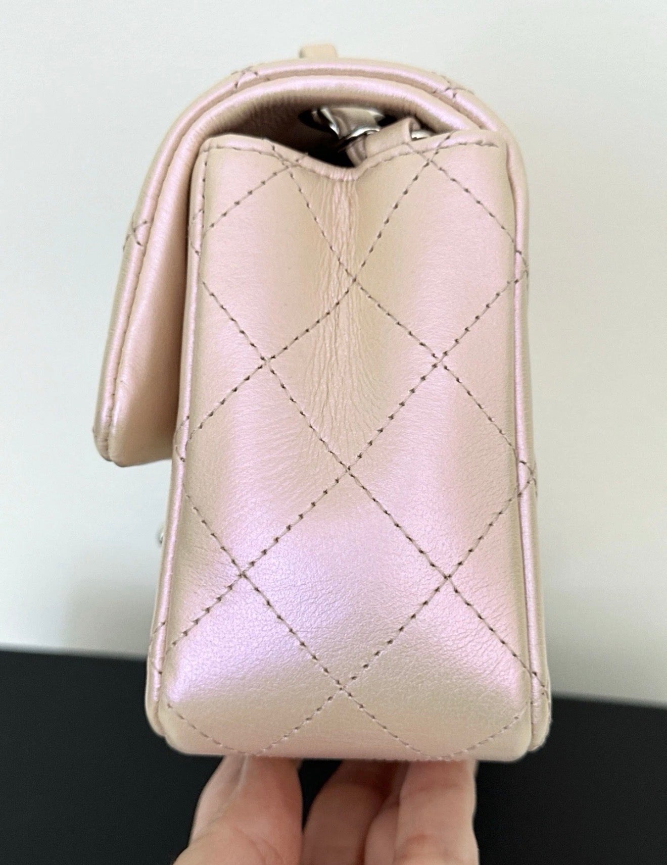 2021K CHANEL IRIDESCENT ROSE PINK MINI CLASSIC FLAP BAG SILVER HW