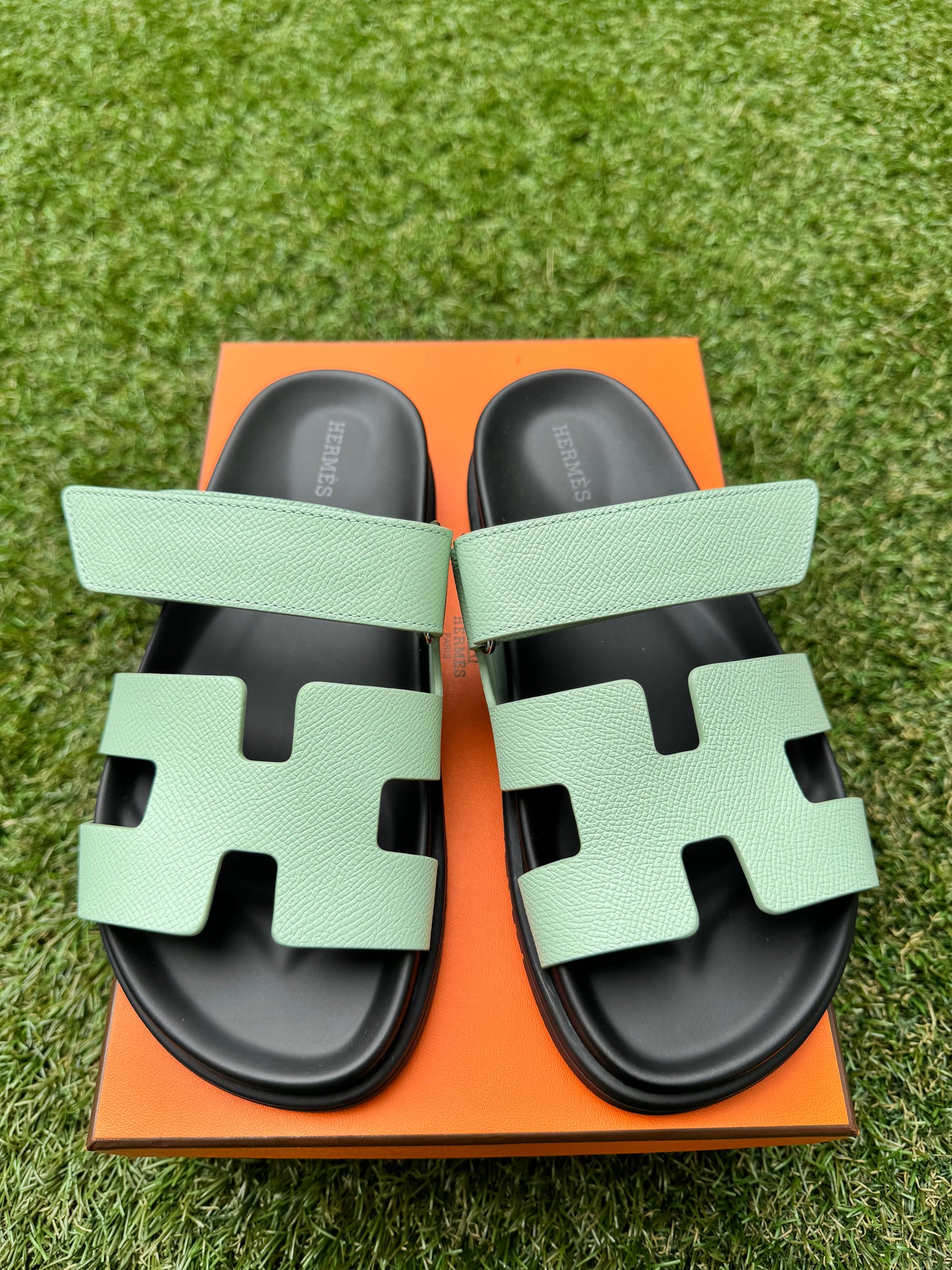 HERMES H CHYPRE GREEN VERT JADE EPSOM LEATHER SANDALS SHOES FLAT SLIDES