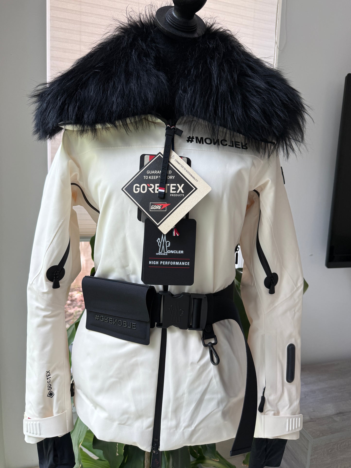 Moncler Grenoble Vizelle Off-White Ivory Lamb Detachable Fur Down Puffer Apres Ski Jacket Black Belted