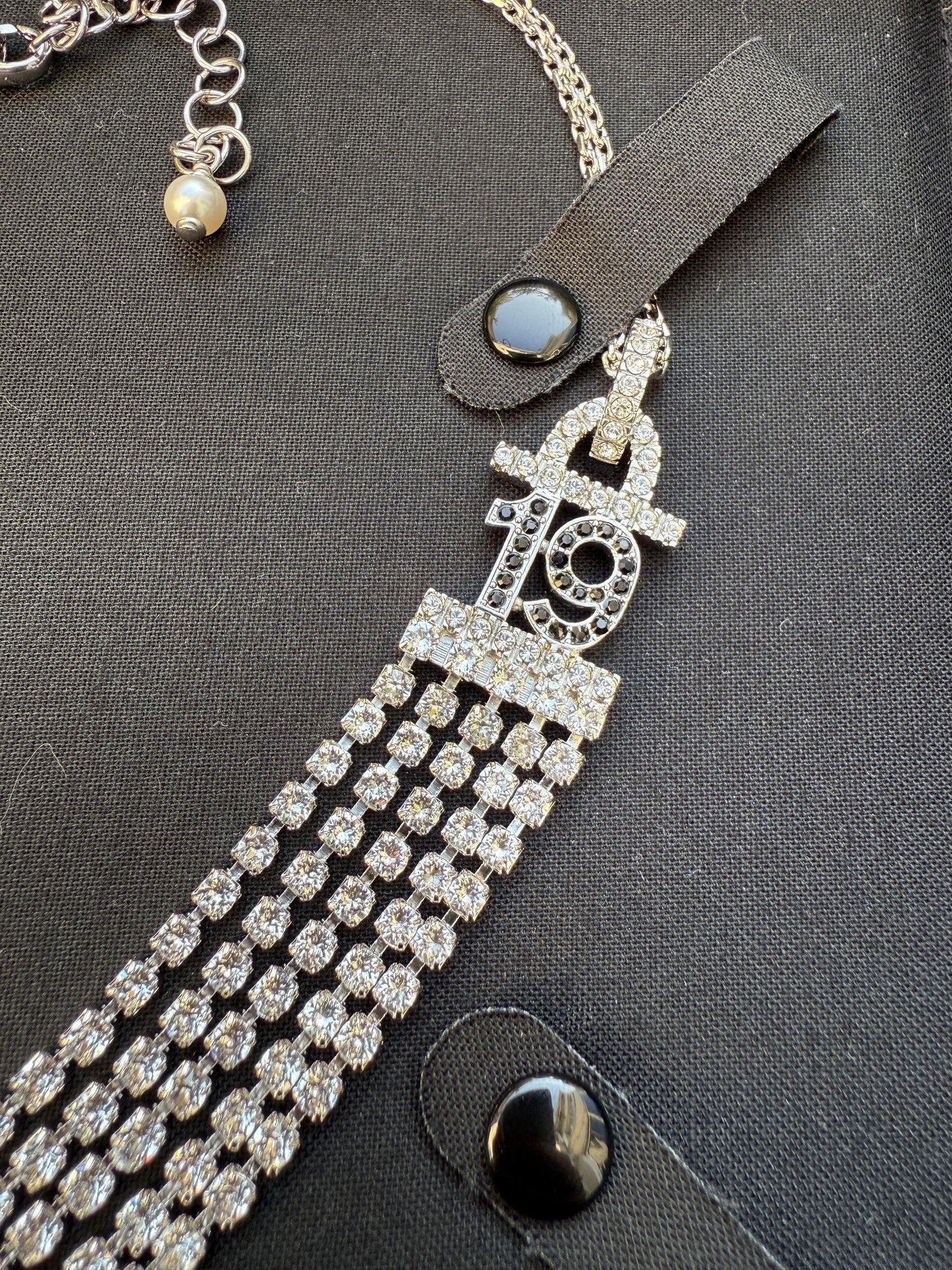 CHANEL 2022A SILVER TONE CC 19 LOGO WHITE AND BLACK CRYSTALS NECKLACE CHARM CHOCKER