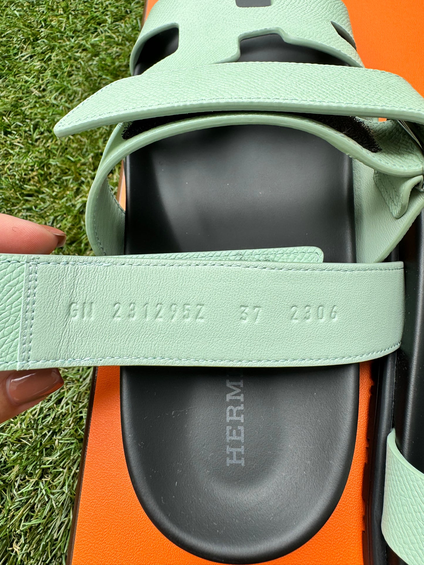 HERMES H CHYPRE GREEN VERT JADE EPSOM LEATHER SANDALS SHOES FLAT SLIDES